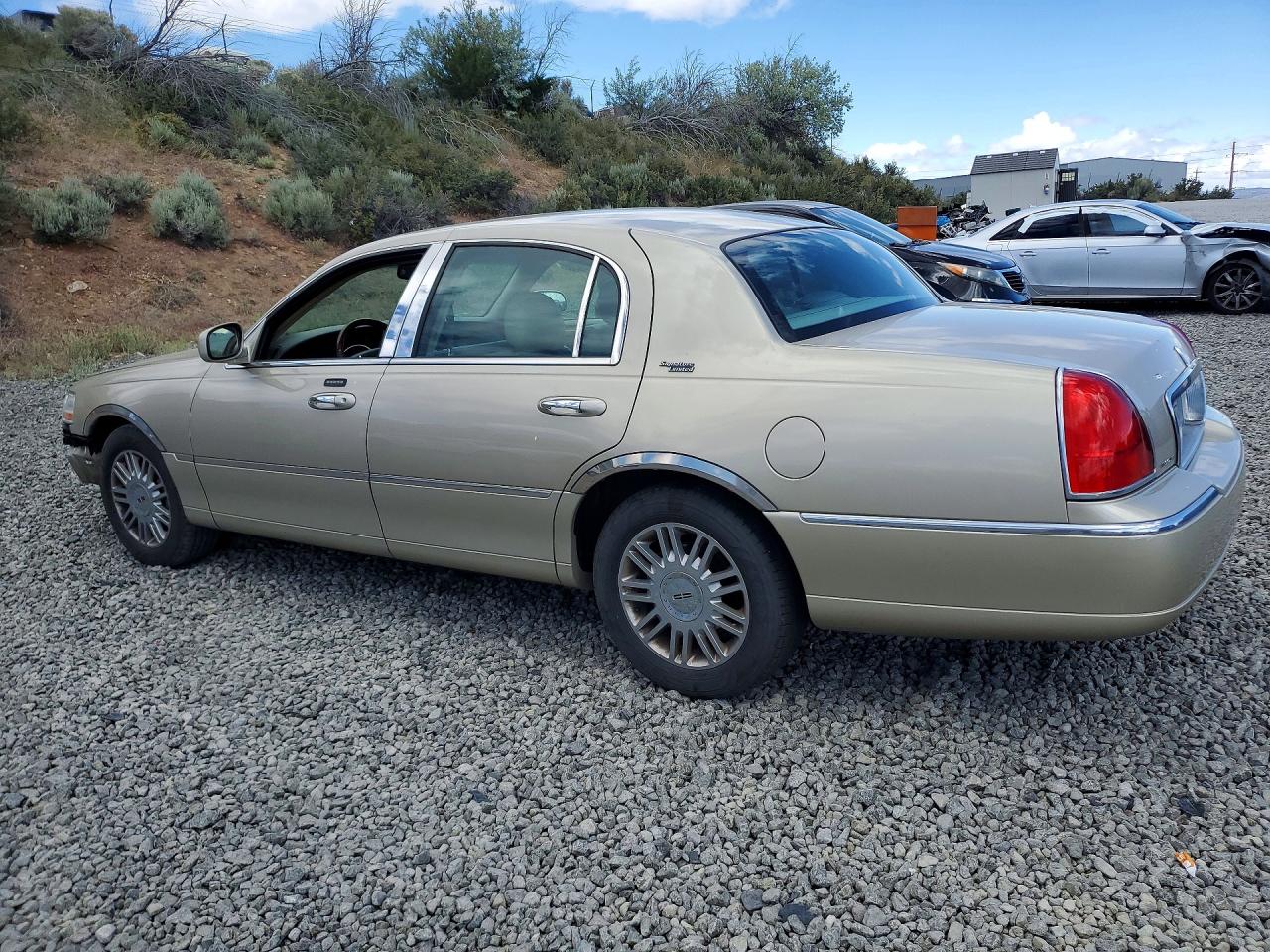 2006 LINCOLN TOWNCAR
