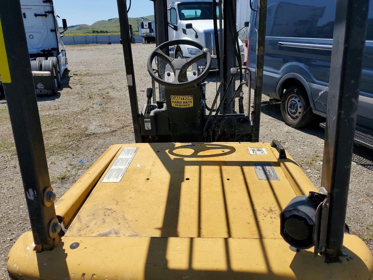 2002 CATERILLAR FORKLIFT