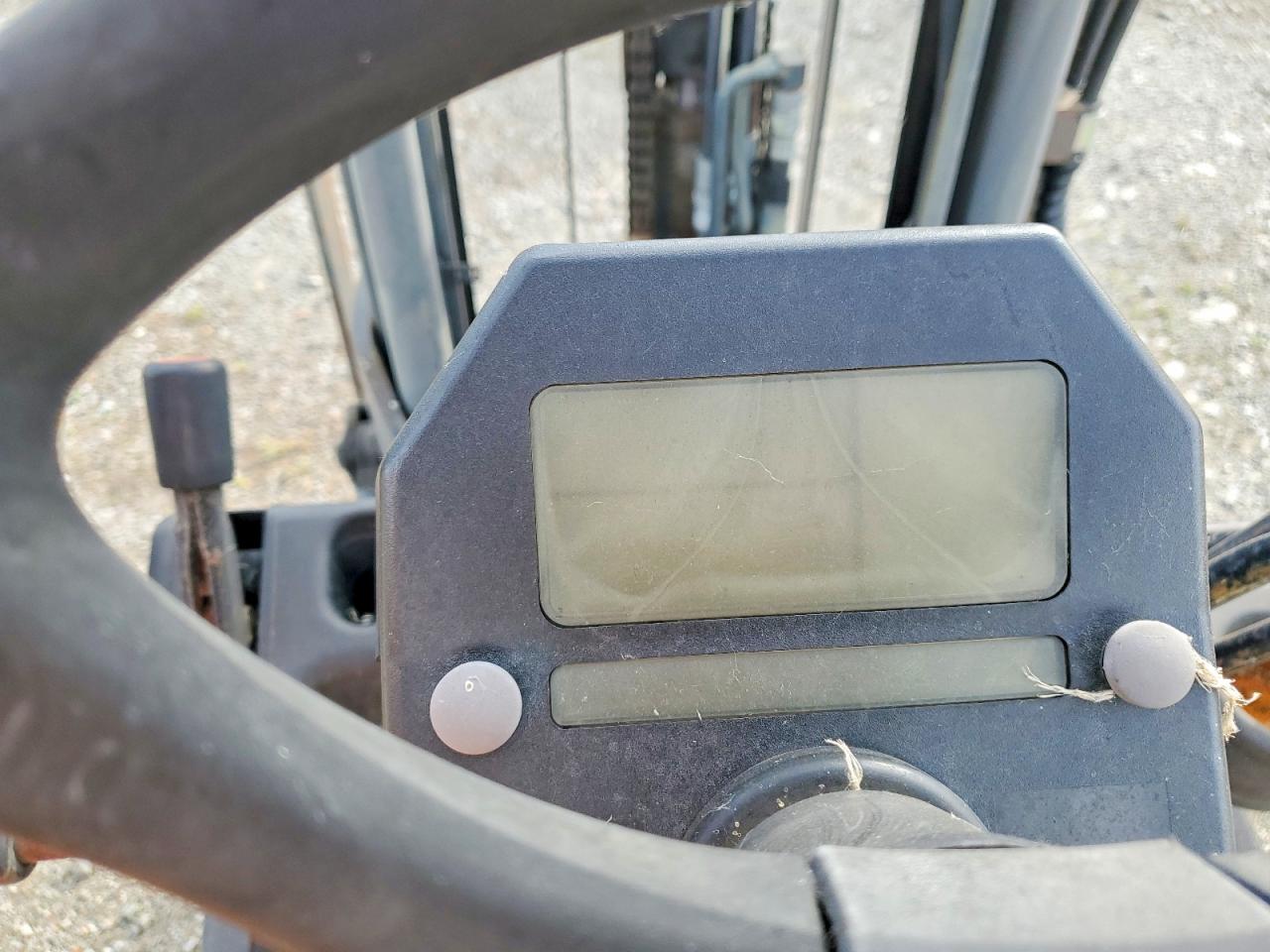 2002 CATERILLAR FORKLIFT