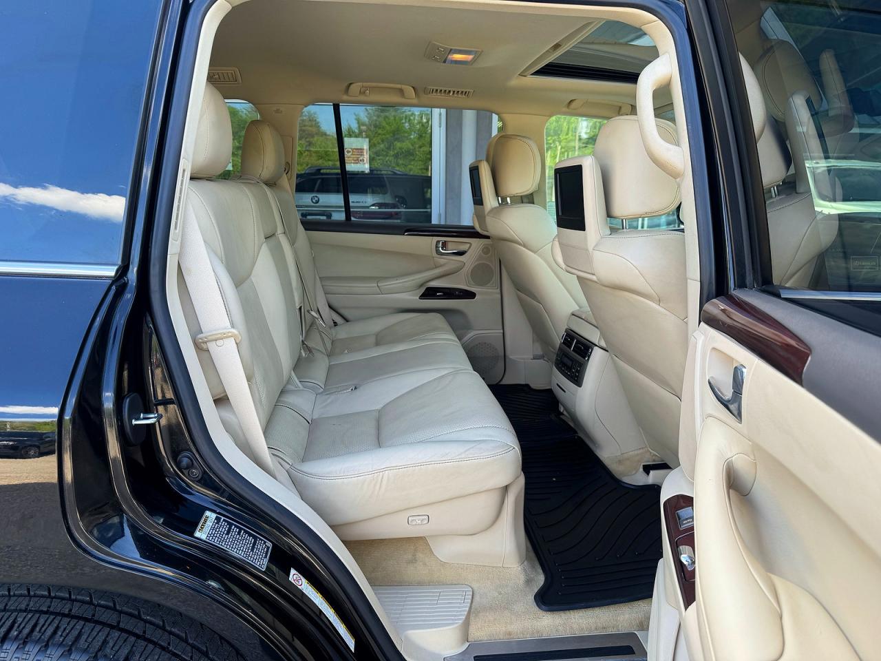 2015 LEXUS LX570