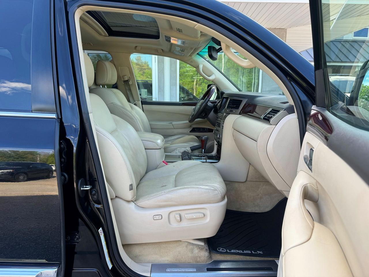 2015 LEXUS LX570