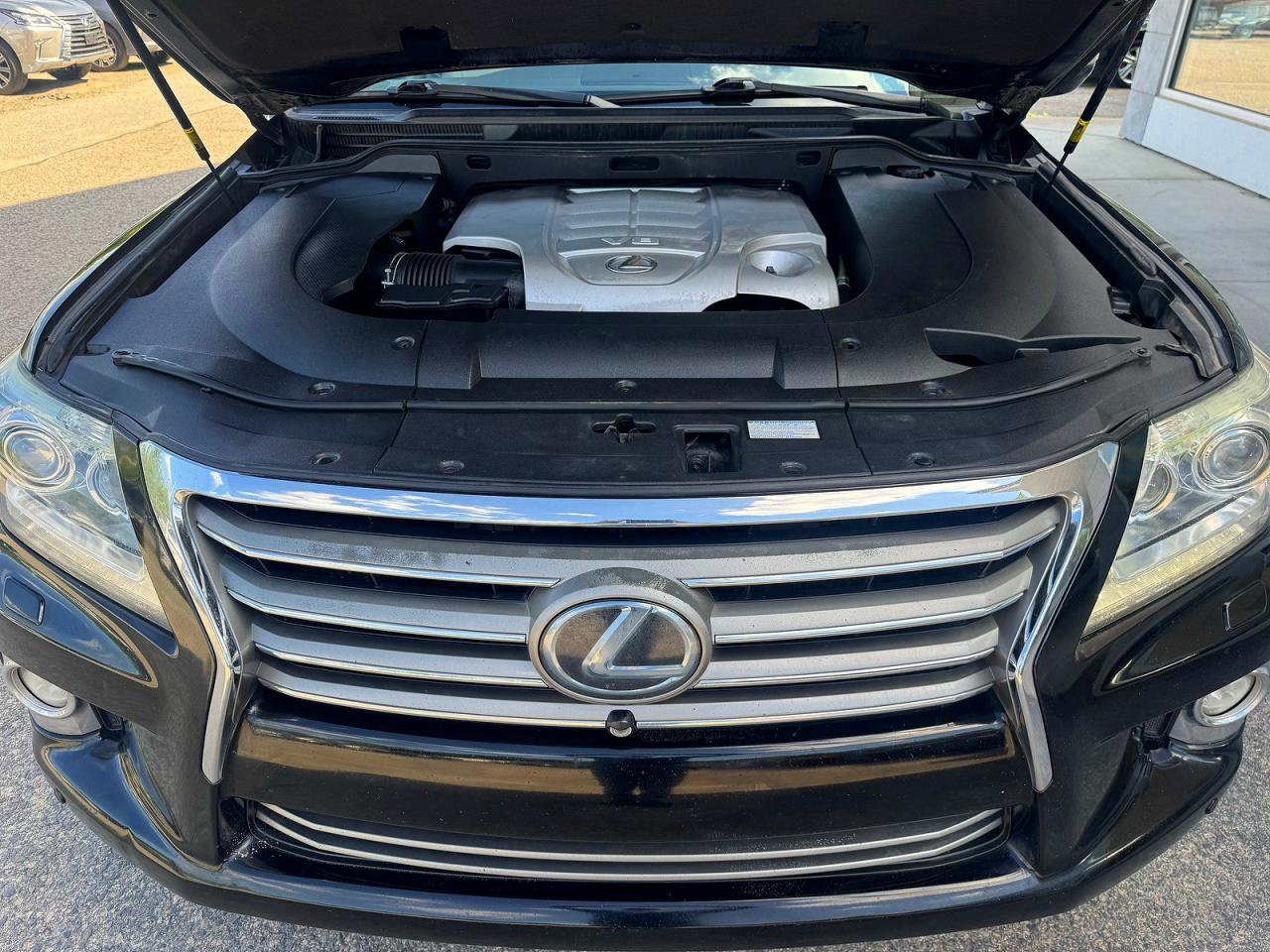 2015 LEXUS LX570