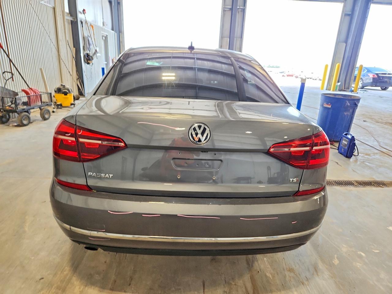 2019 VOLKSWAGEN PASSAT