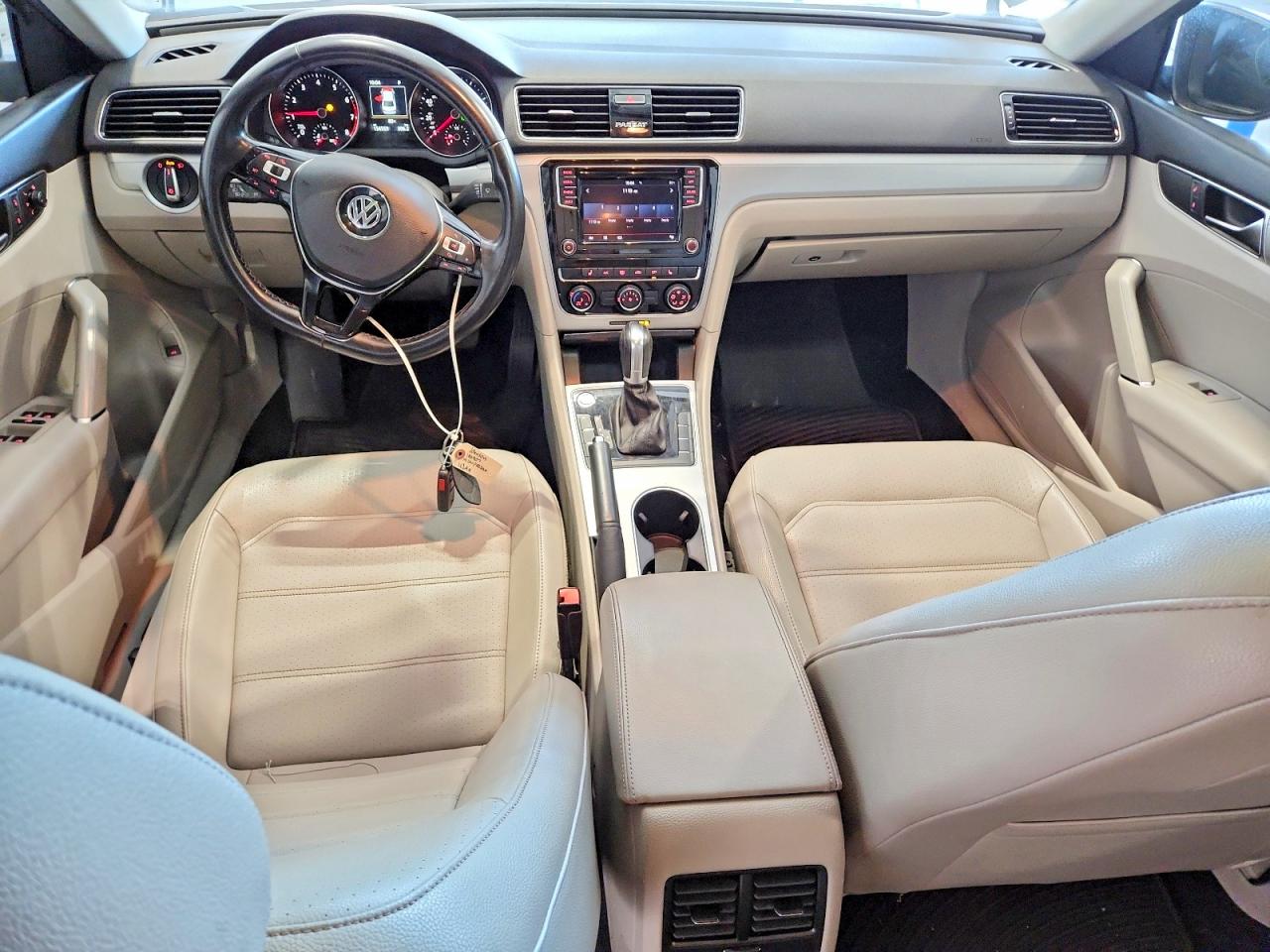 2019 VOLKSWAGEN PASSAT