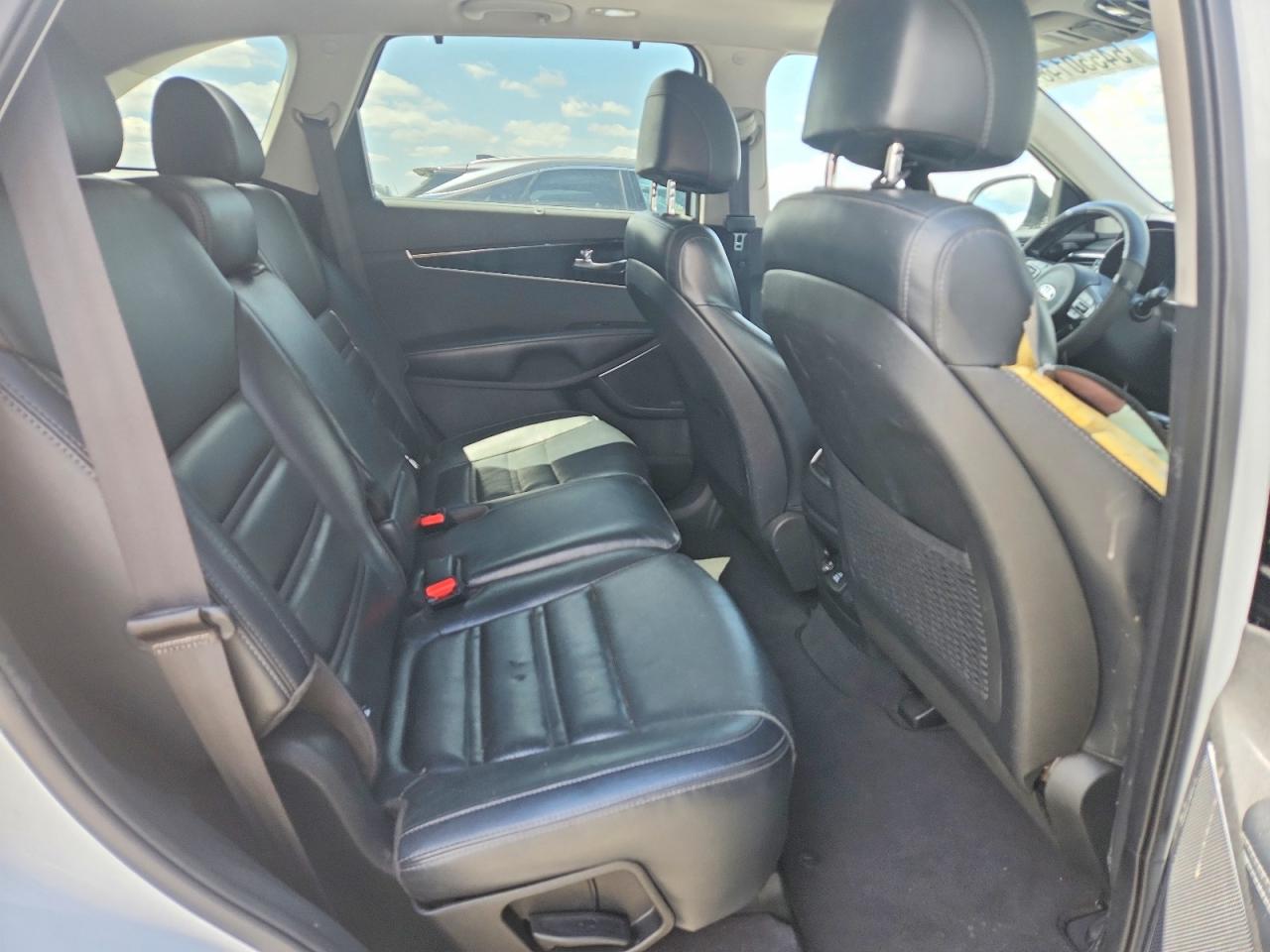 2017 KIA SORENTO