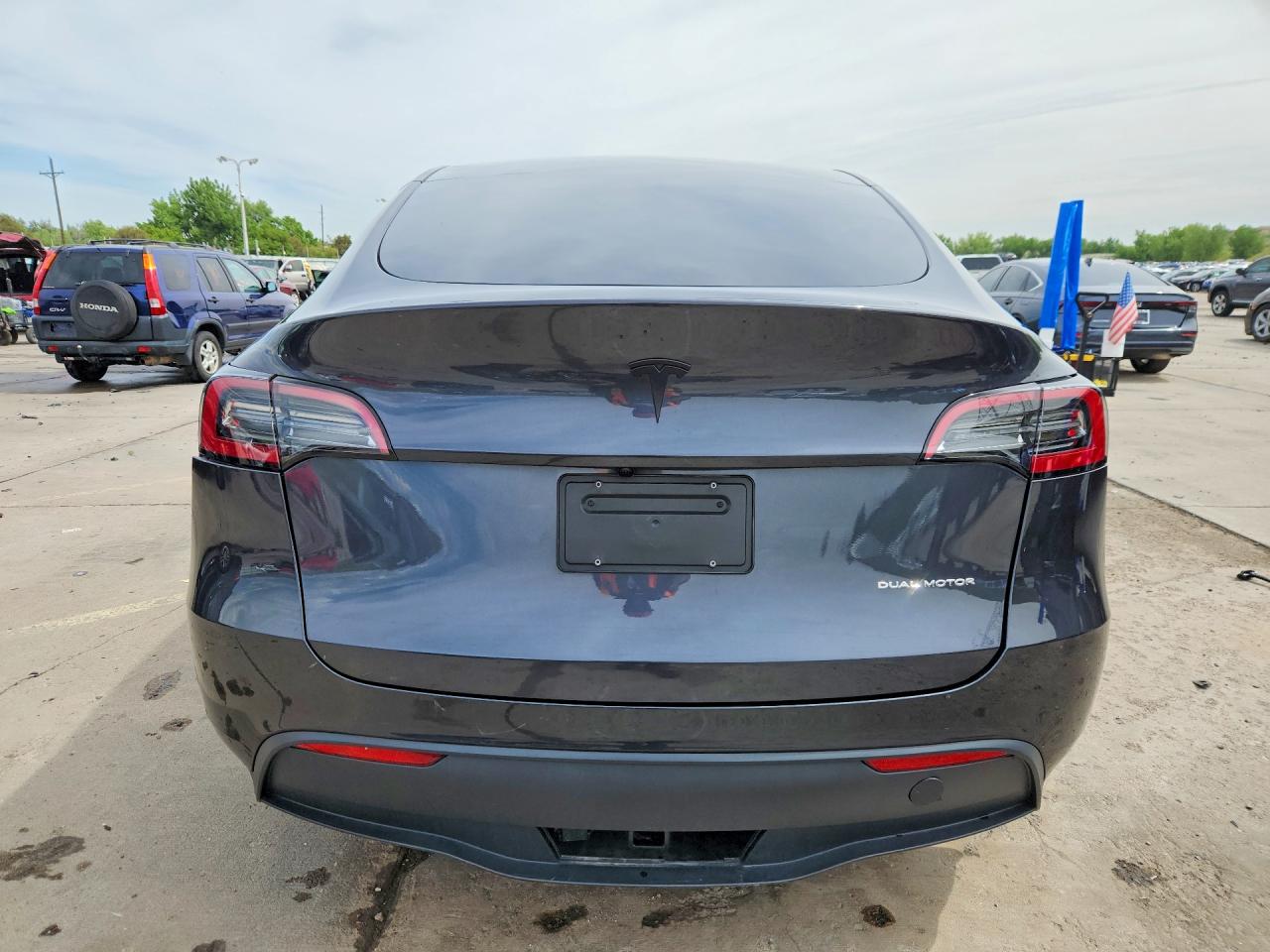 2025 TESLA MODEL Y
