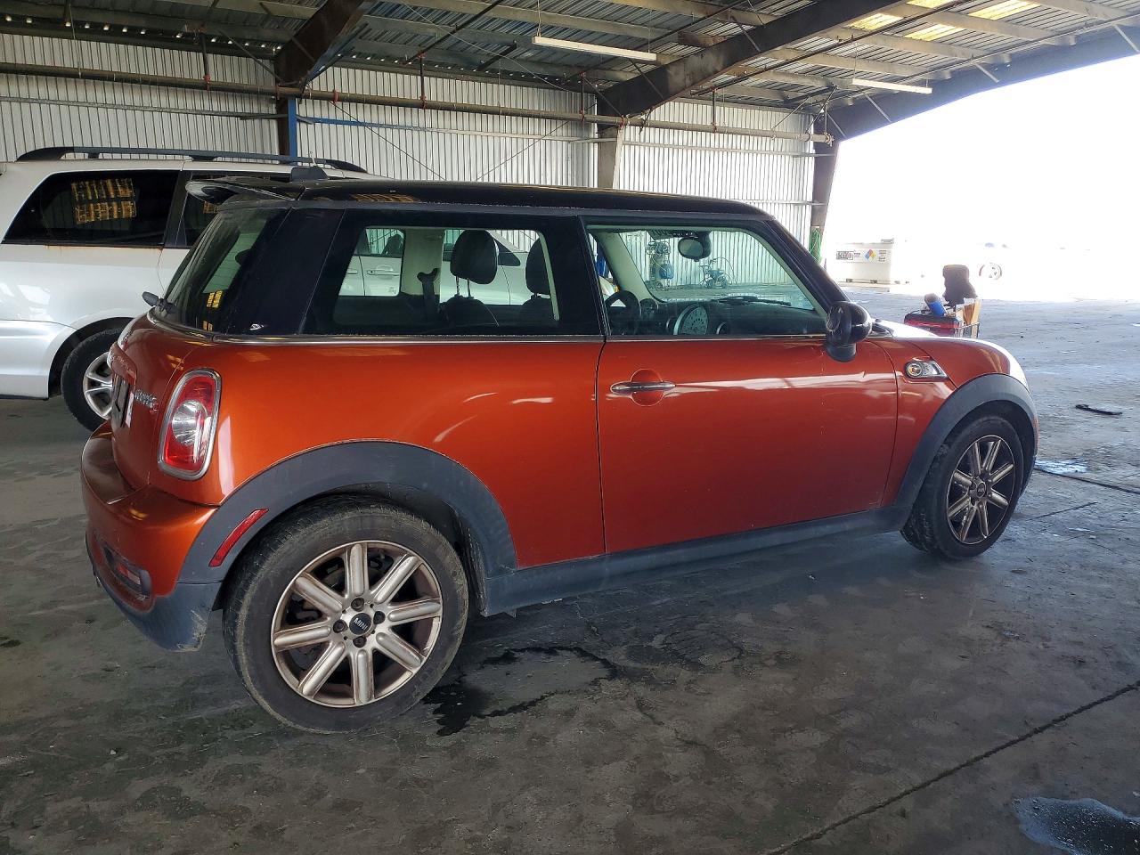 2013 MINI COOPER