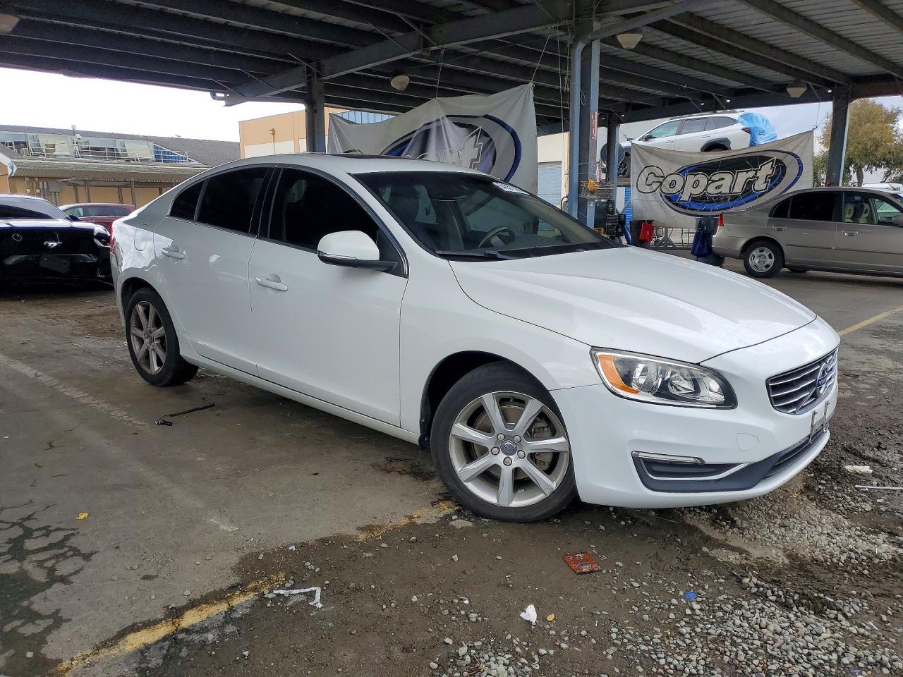 2016 VOLVO S60