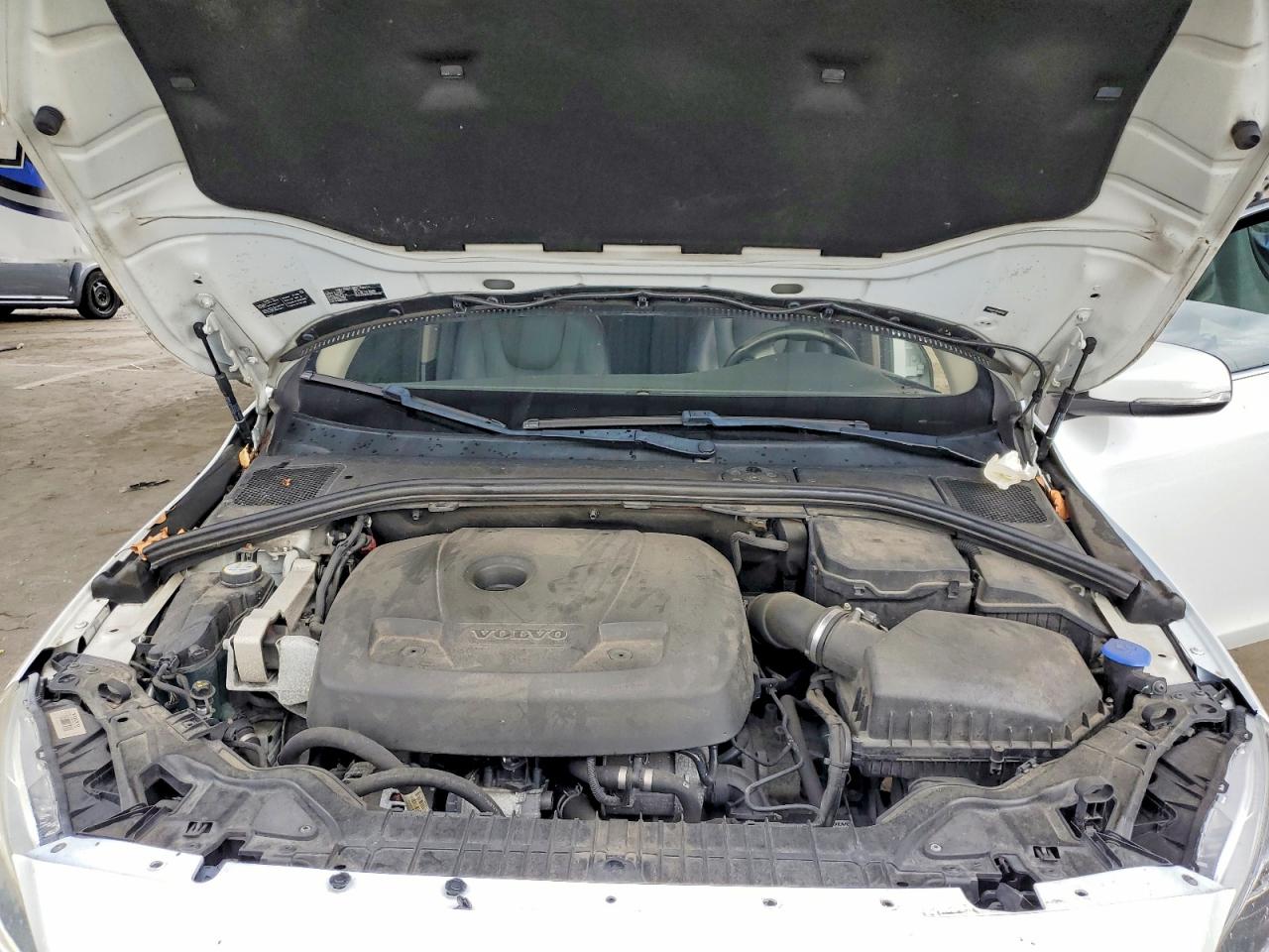 2016 VOLVO S60