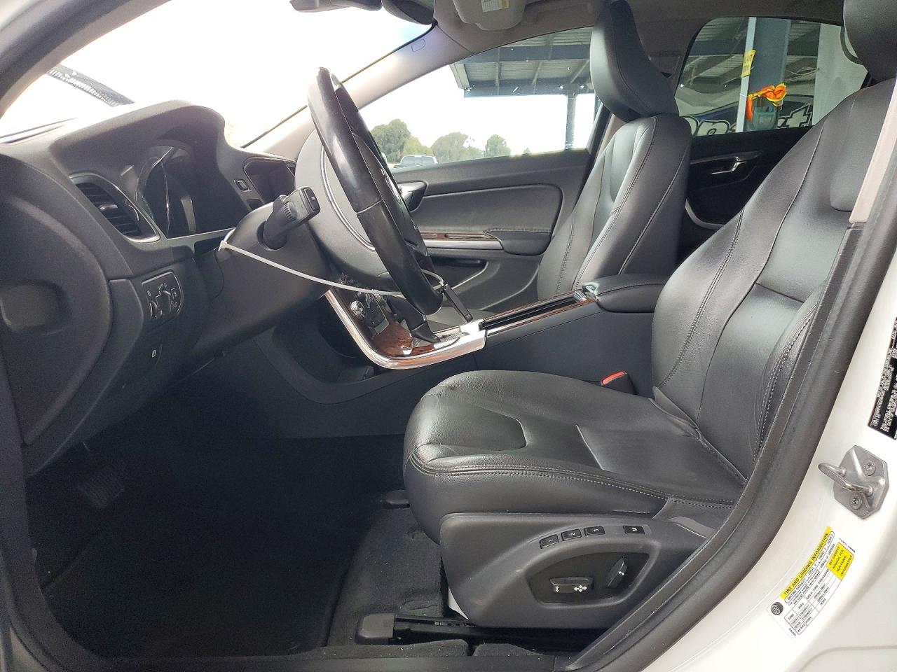 2016 VOLVO S60