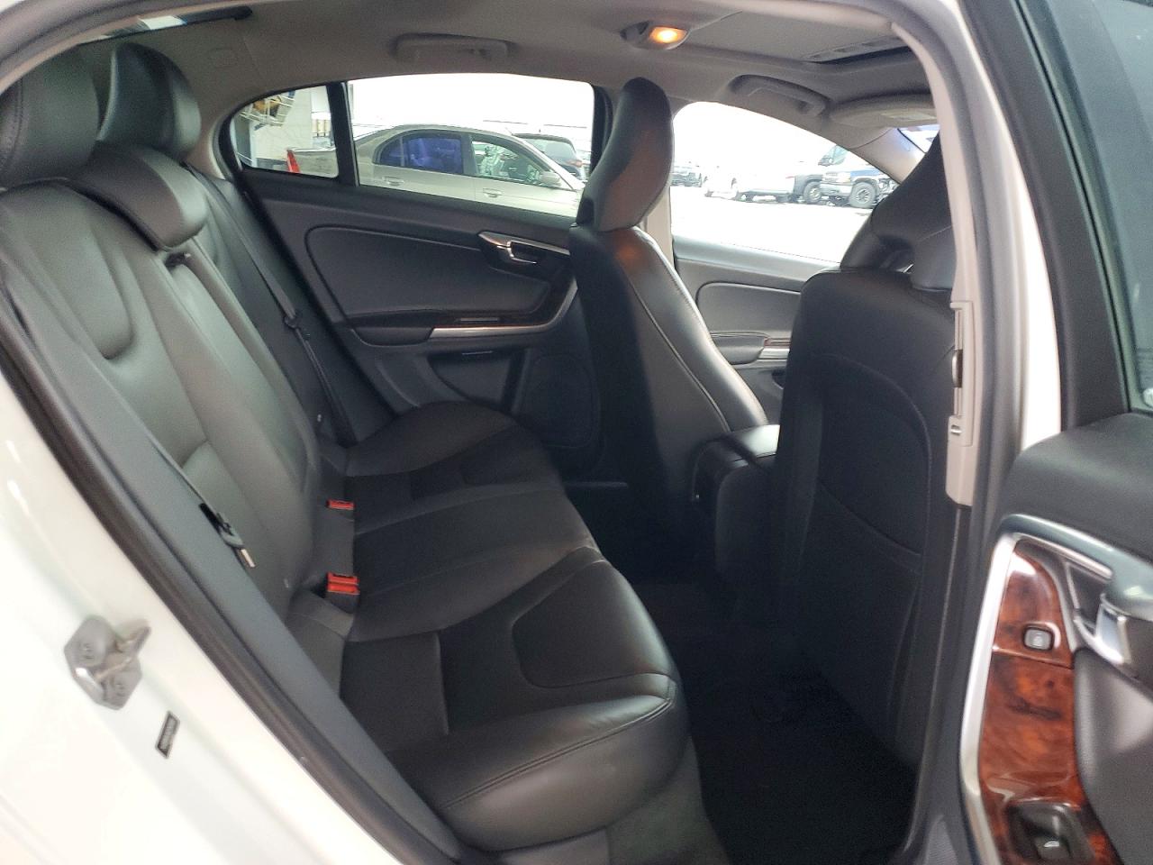 2016 VOLVO S60