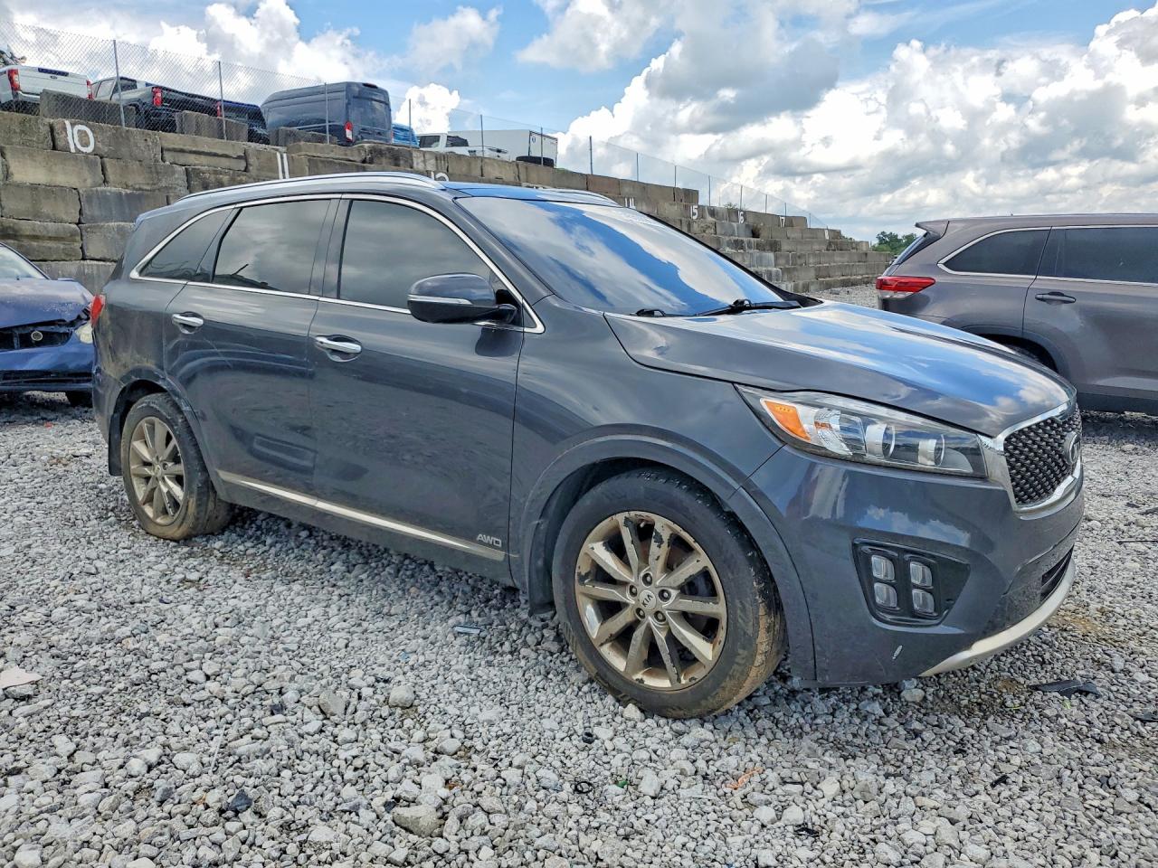 2016 KIA SORENTO