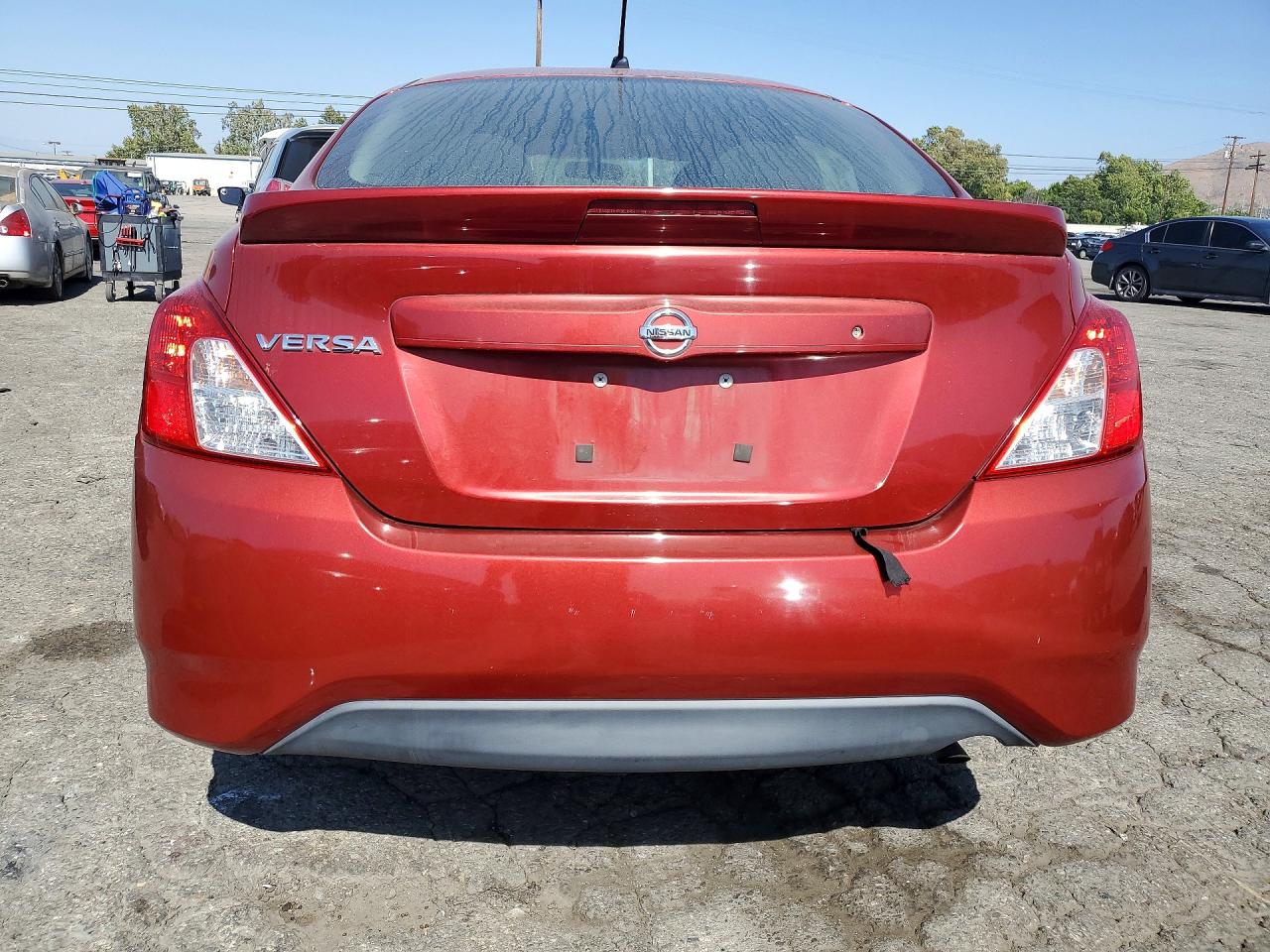 2018 NISSAN VERSA