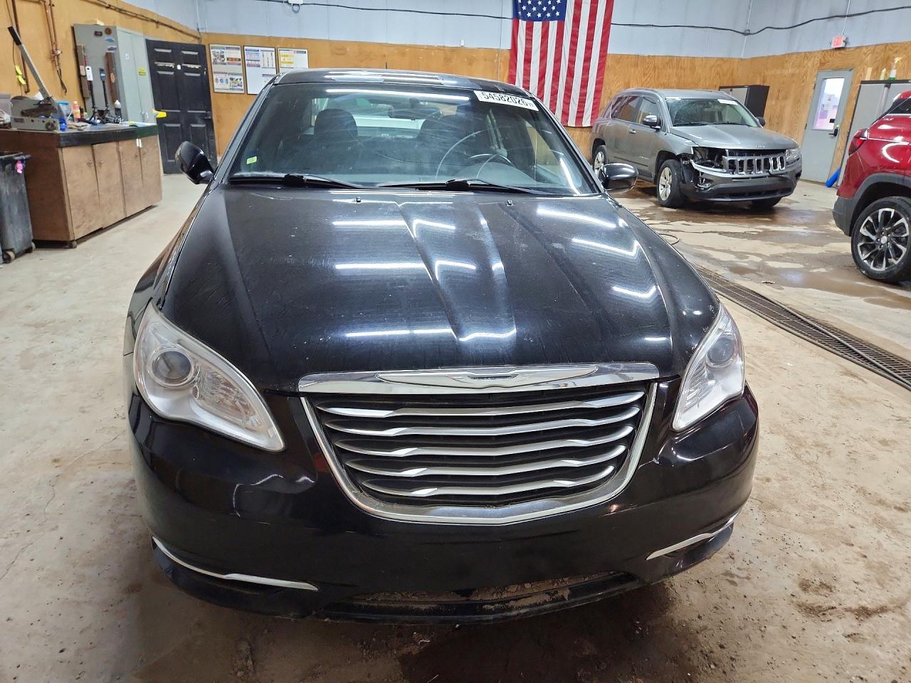 2011 CHRYSLER 200