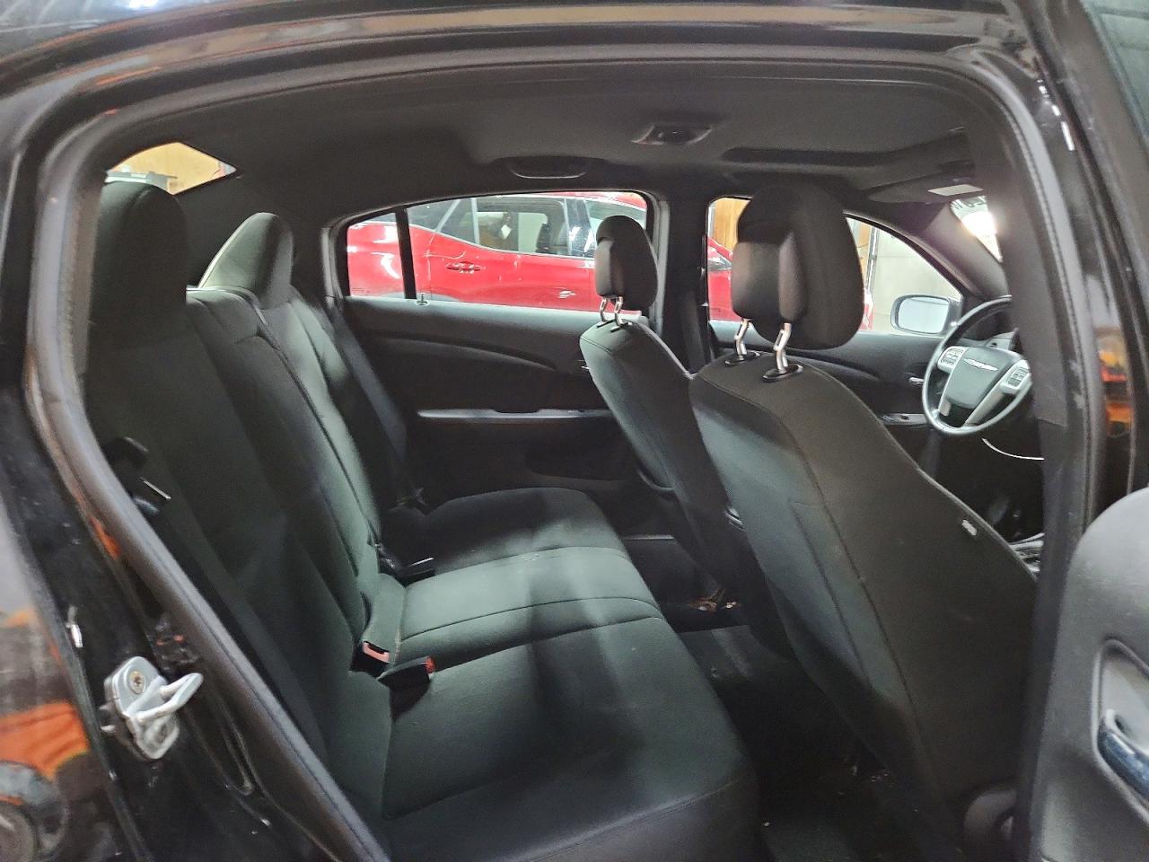2011 CHRYSLER 200