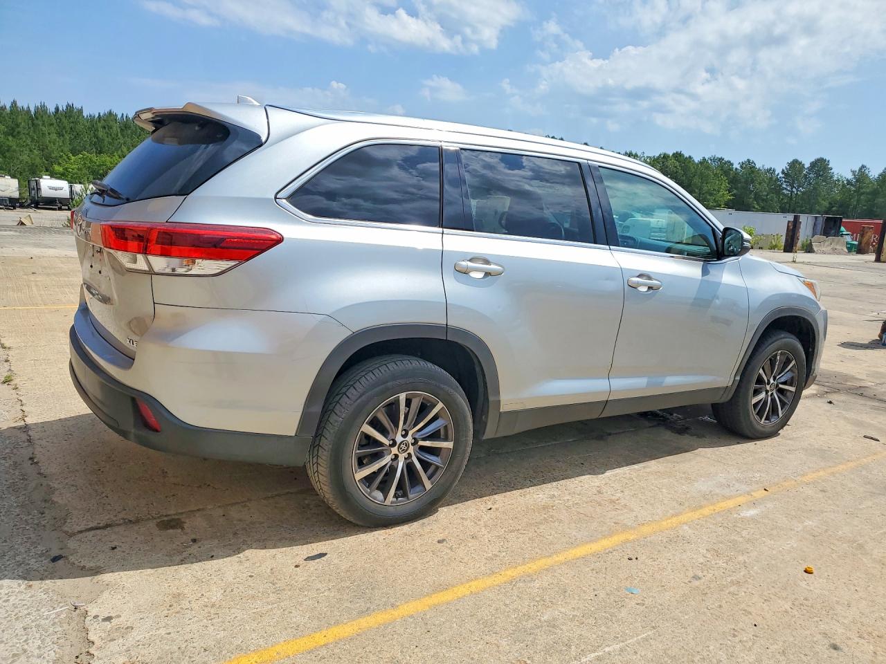 2019 TOYOTA HIGHLANDER