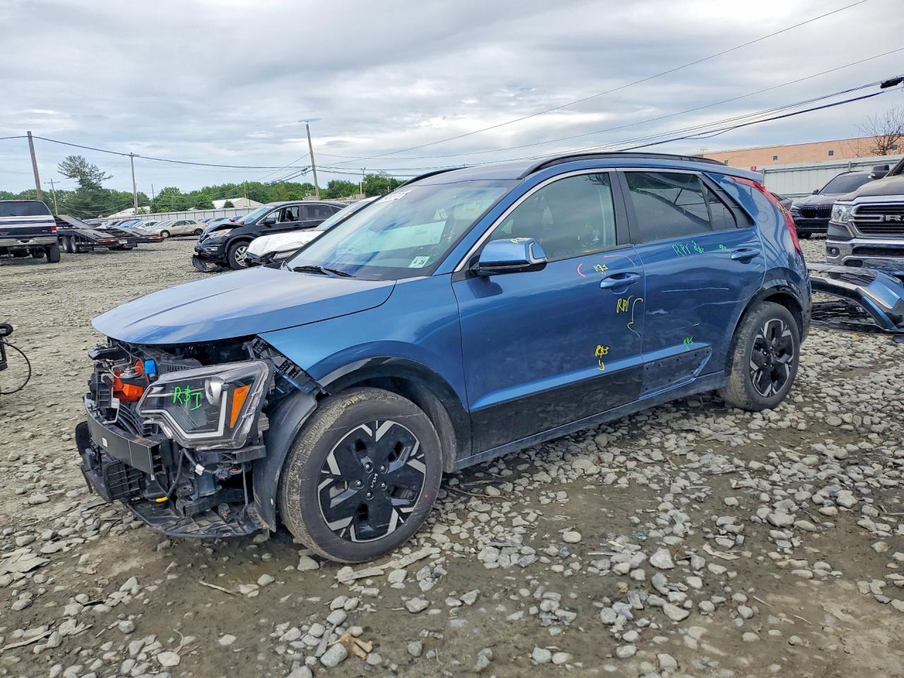 2023 KIA NIRO