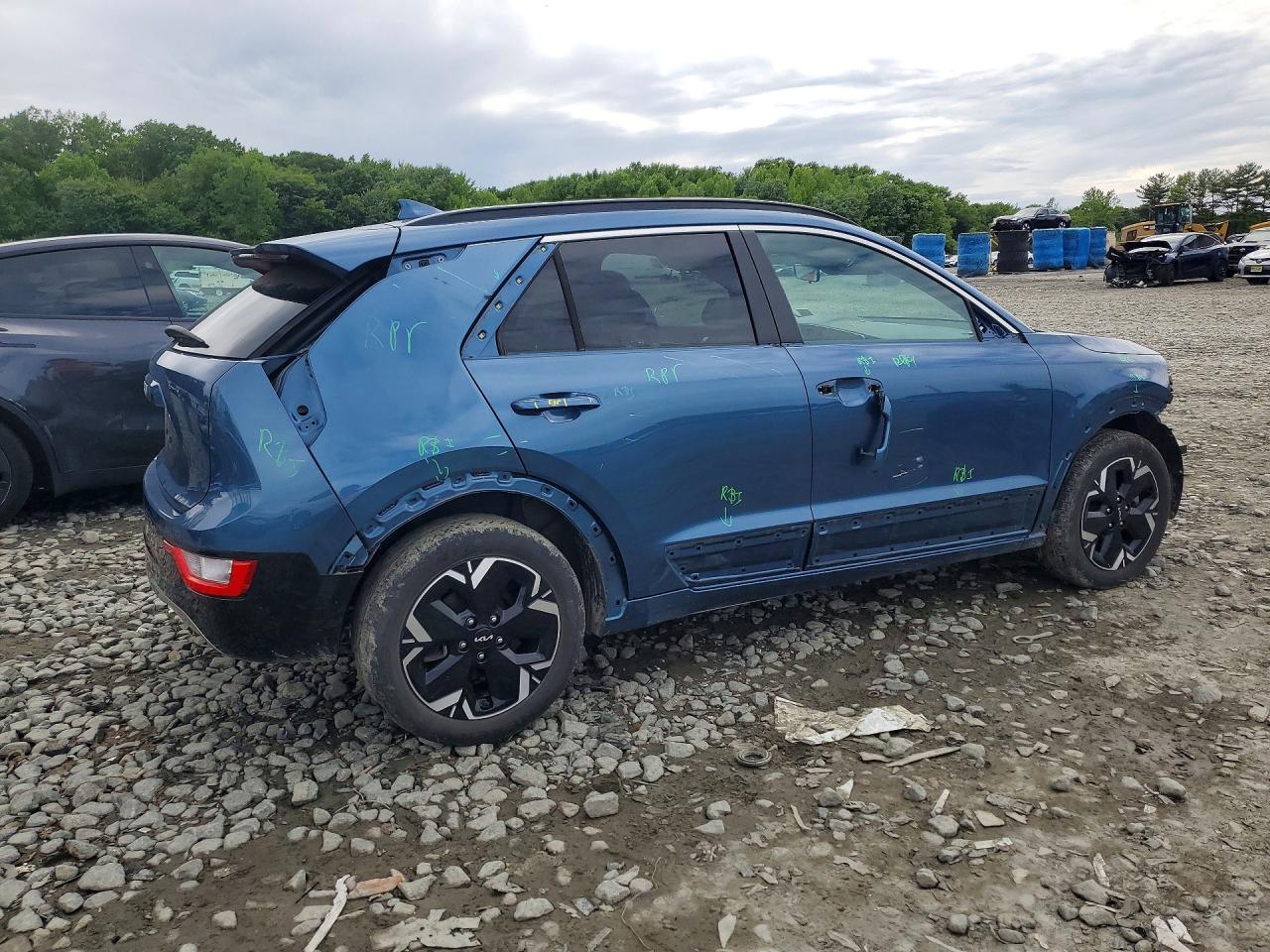 2023 KIA NIRO