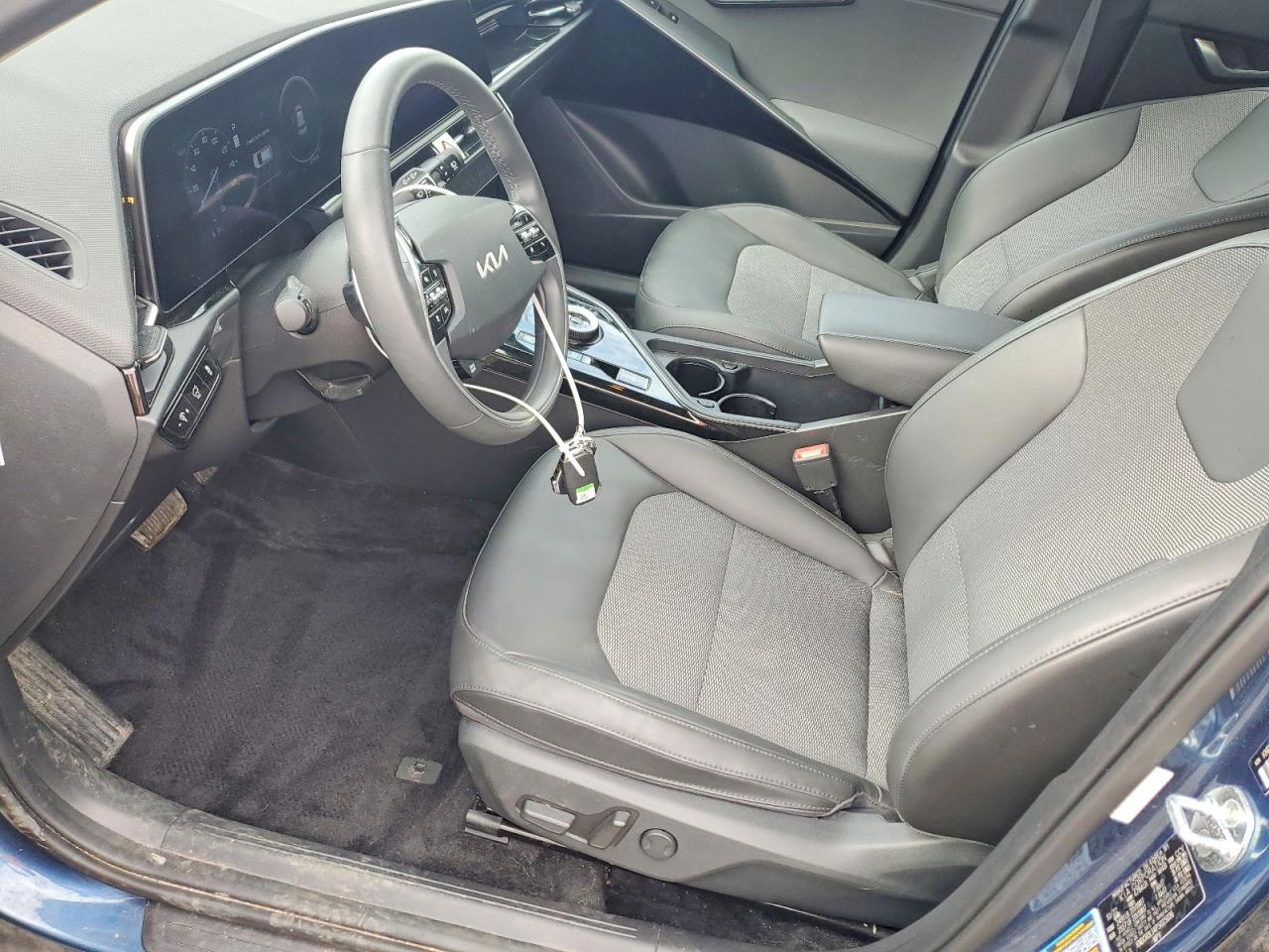 2023 KIA NIRO