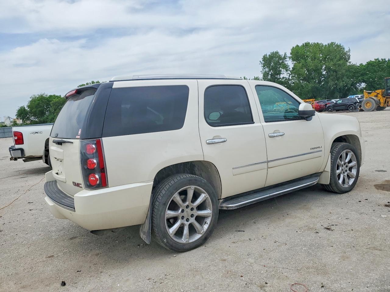 2013 GMC YUKON