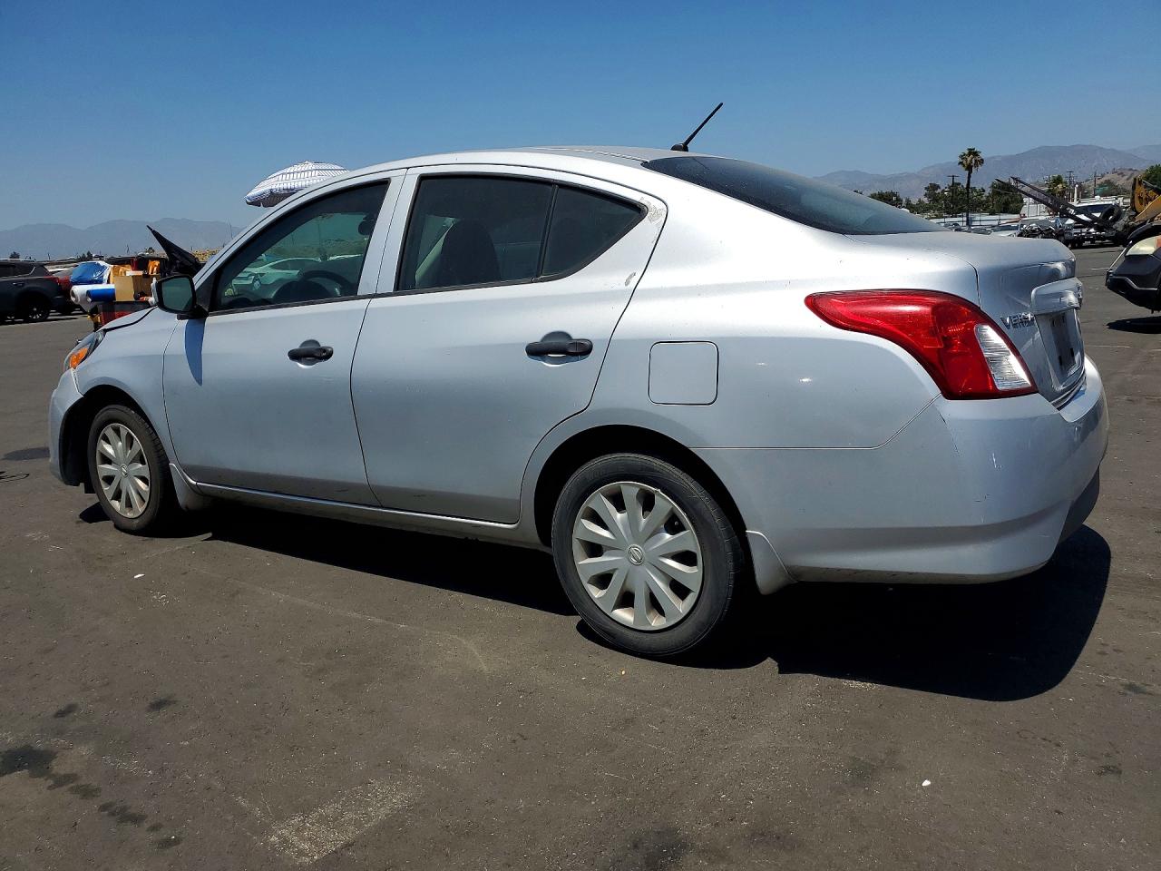 2017 NISSAN VERSA