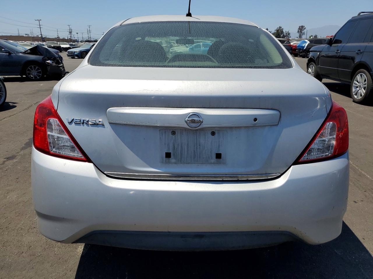 2017 NISSAN VERSA