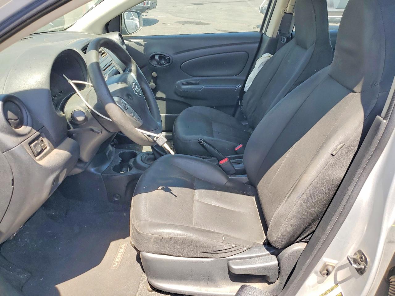 2017 NISSAN VERSA