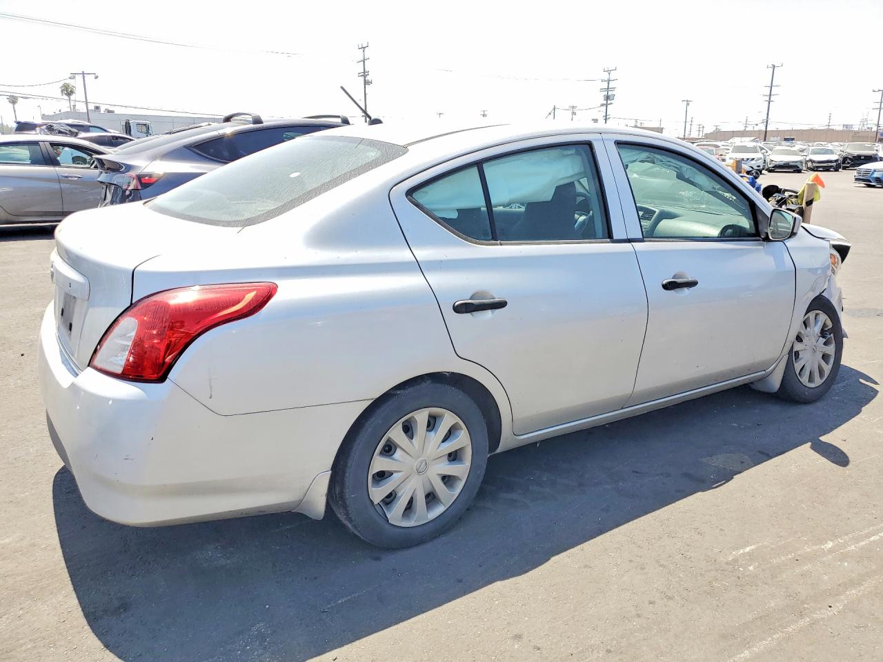 2017 NISSAN VERSA