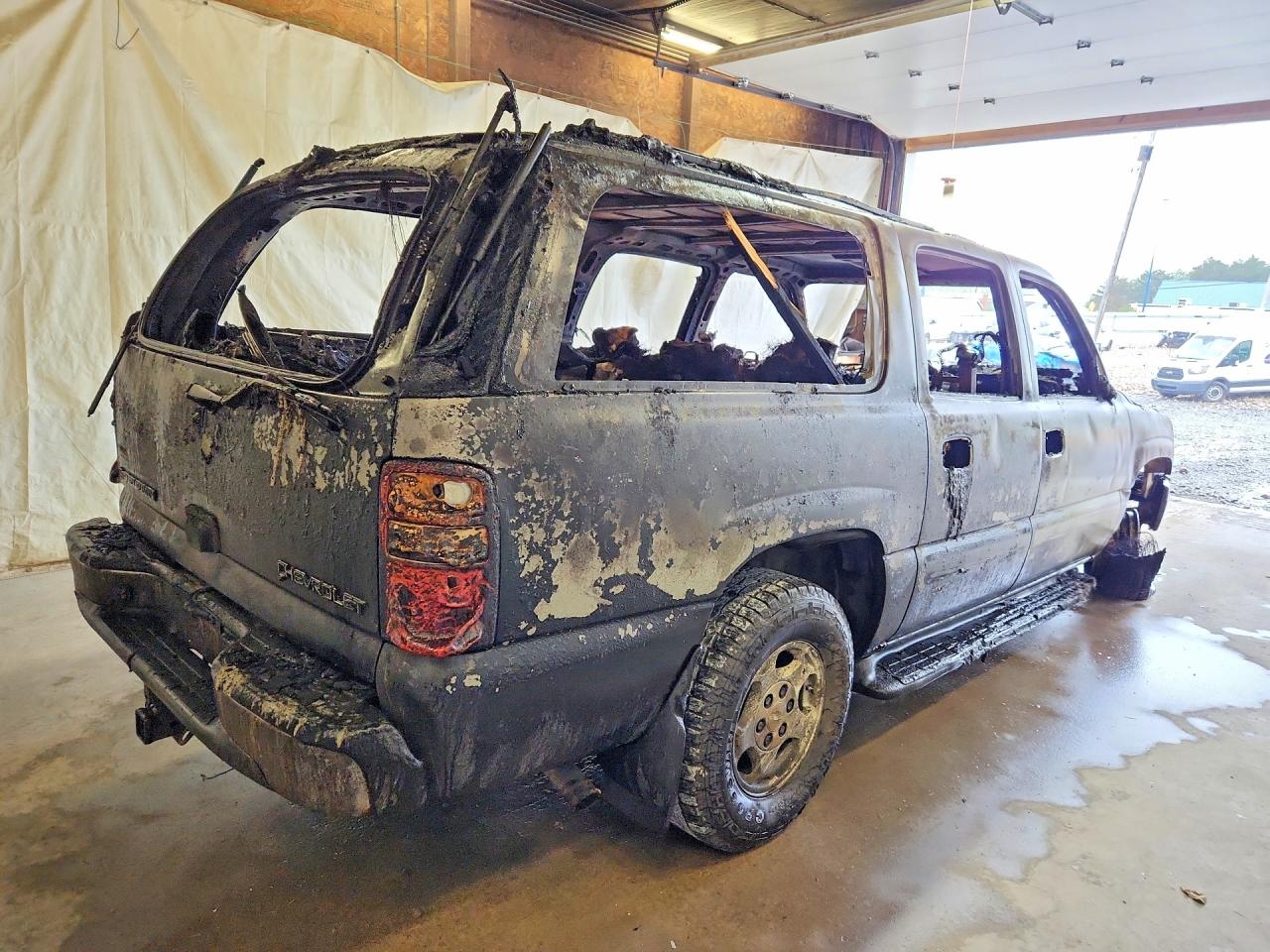 2004 CHEVROLET SUBURBAN