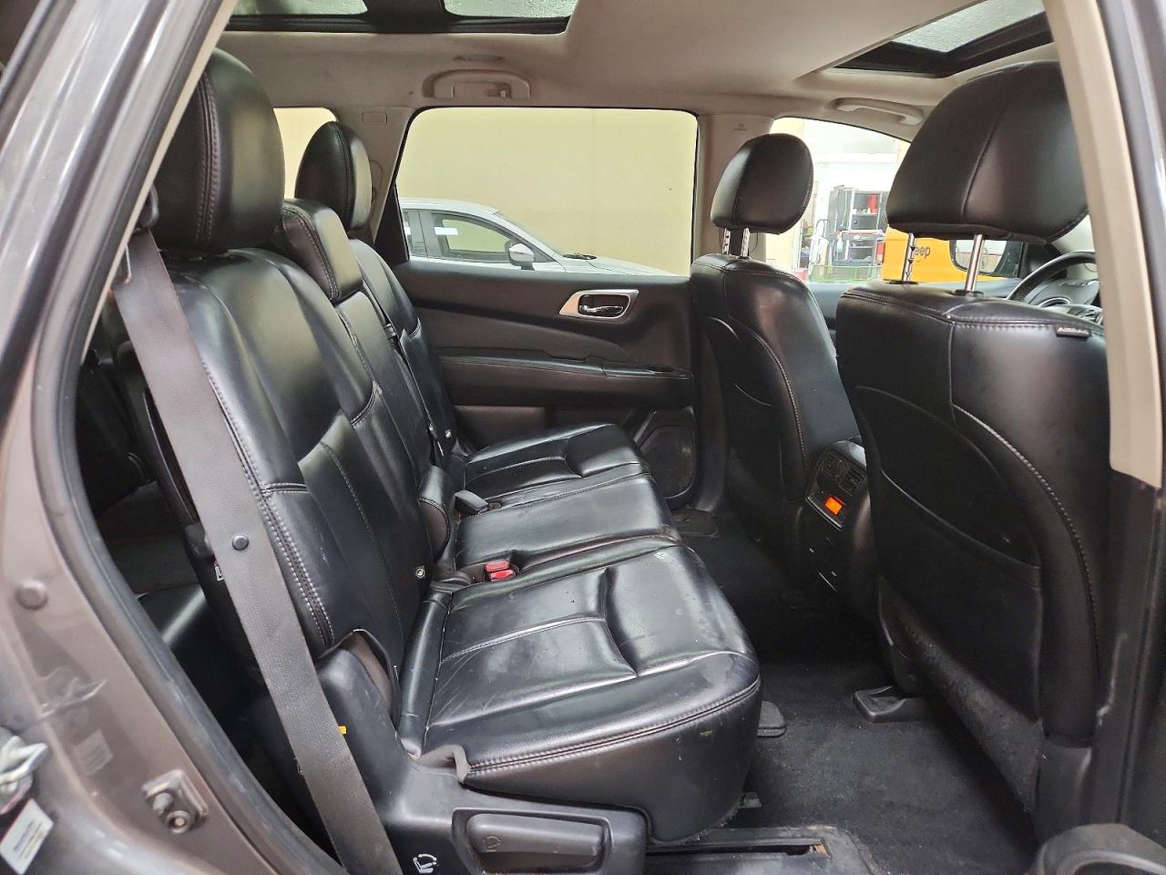 2017 NISSAN PATHFINDER