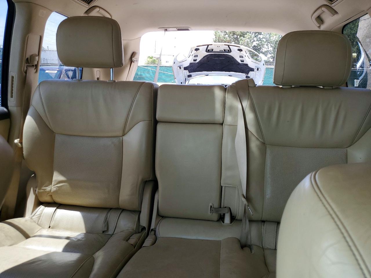 2013 LEXUS LX570
