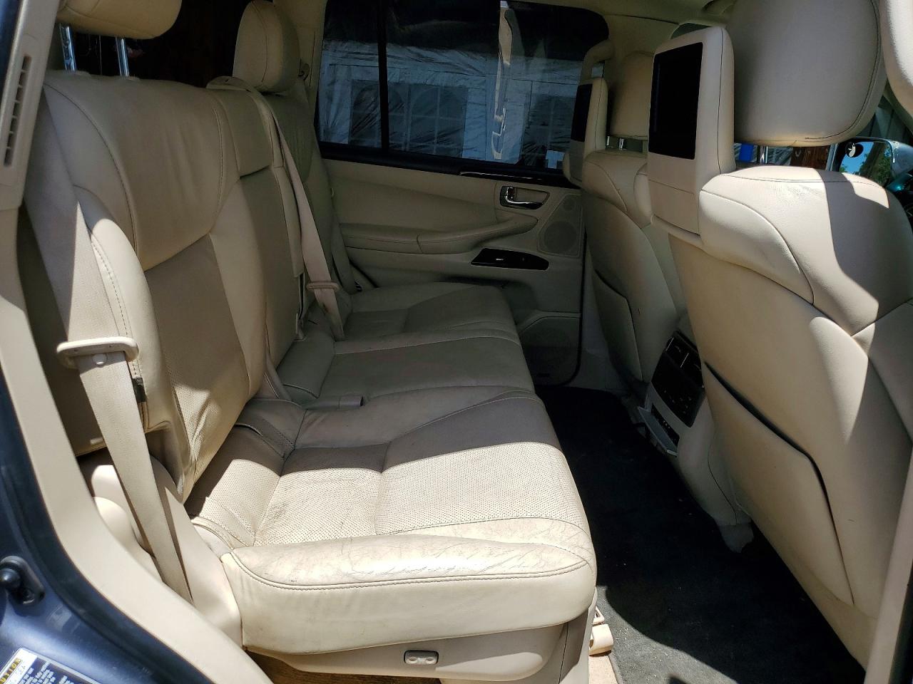 2013 LEXUS LX570