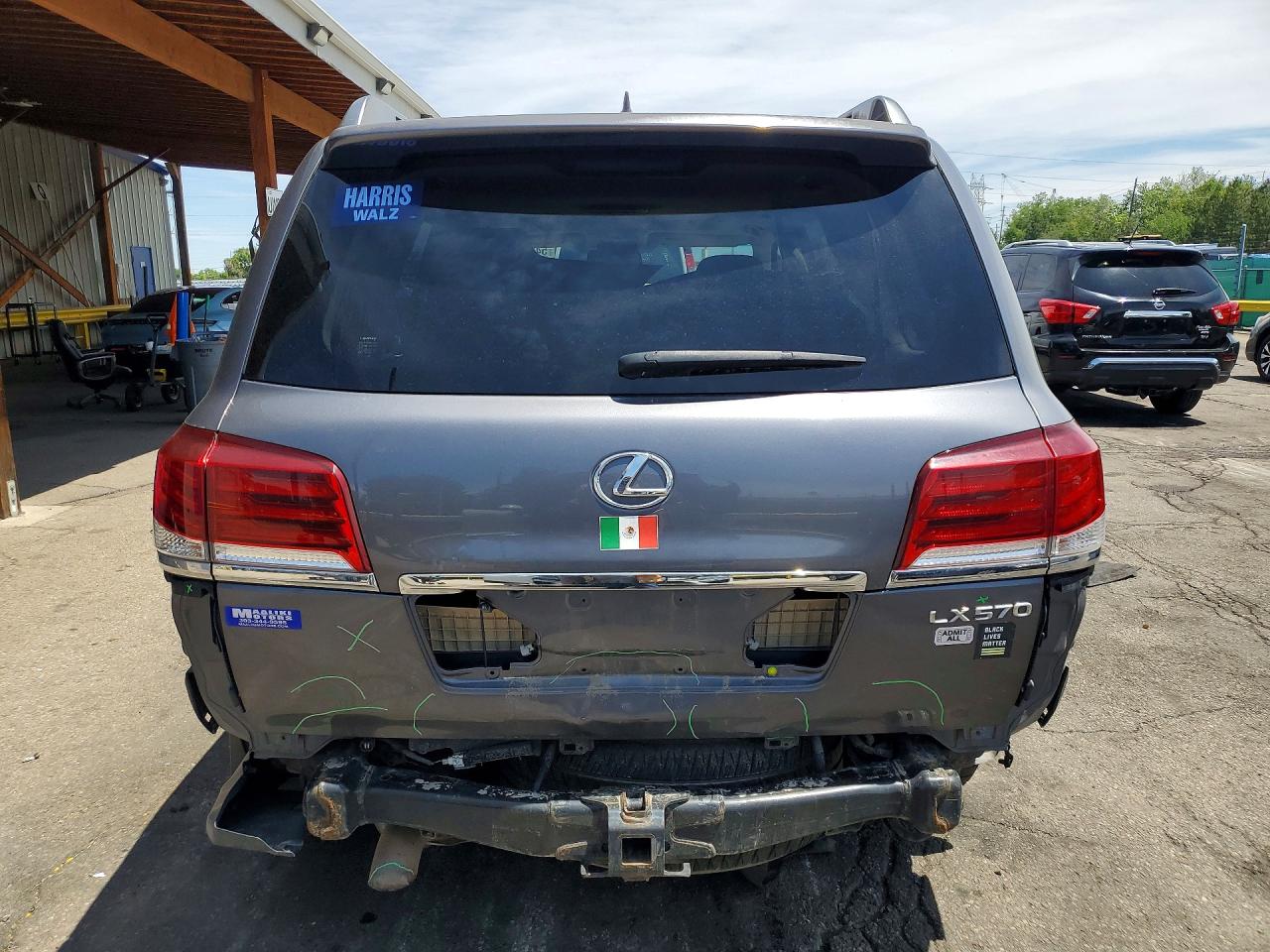 2013 LEXUS LX570