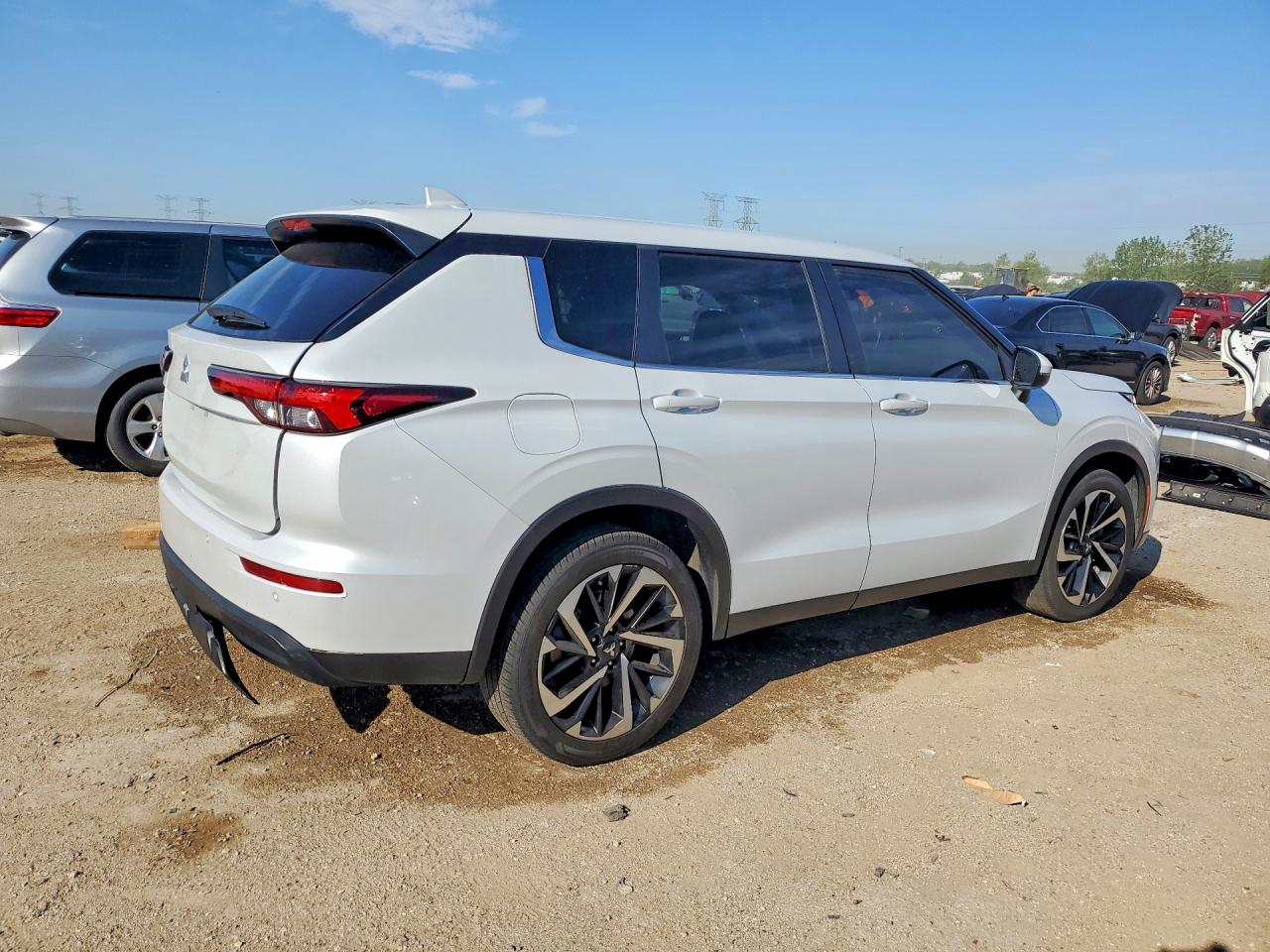 2022 MITSUBISHI OUTLANDER