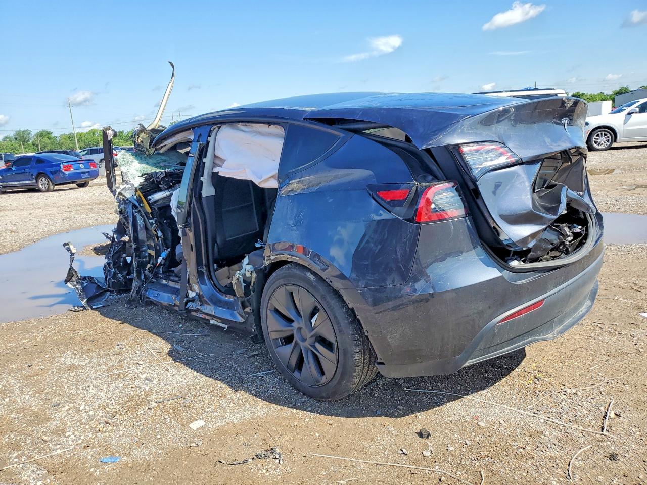 2024 TESLA MODEL Y