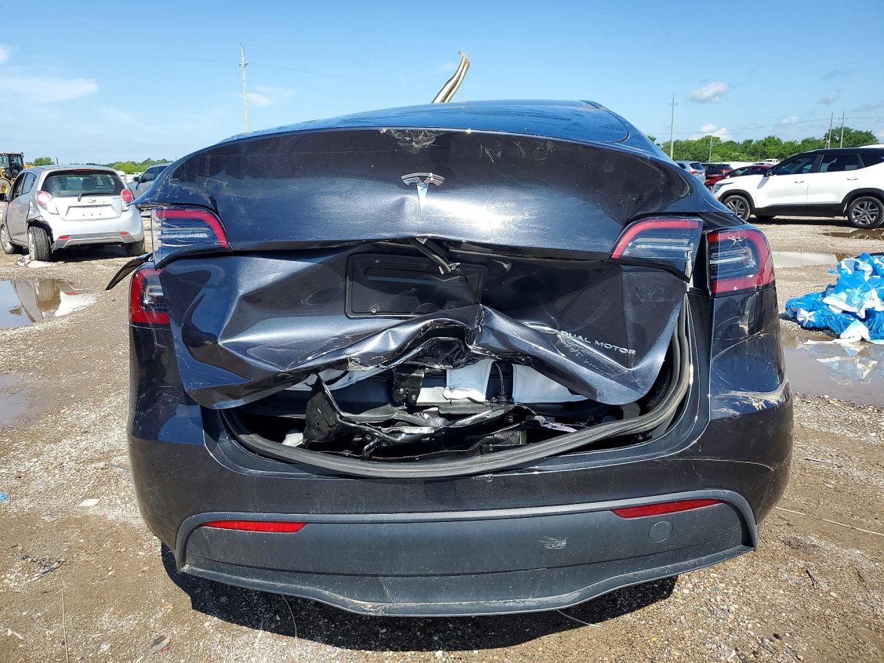 2024 TESLA MODEL Y
