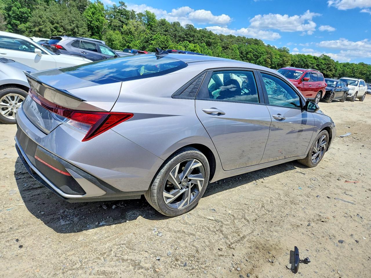2025 HYUNDAI ELANTRA