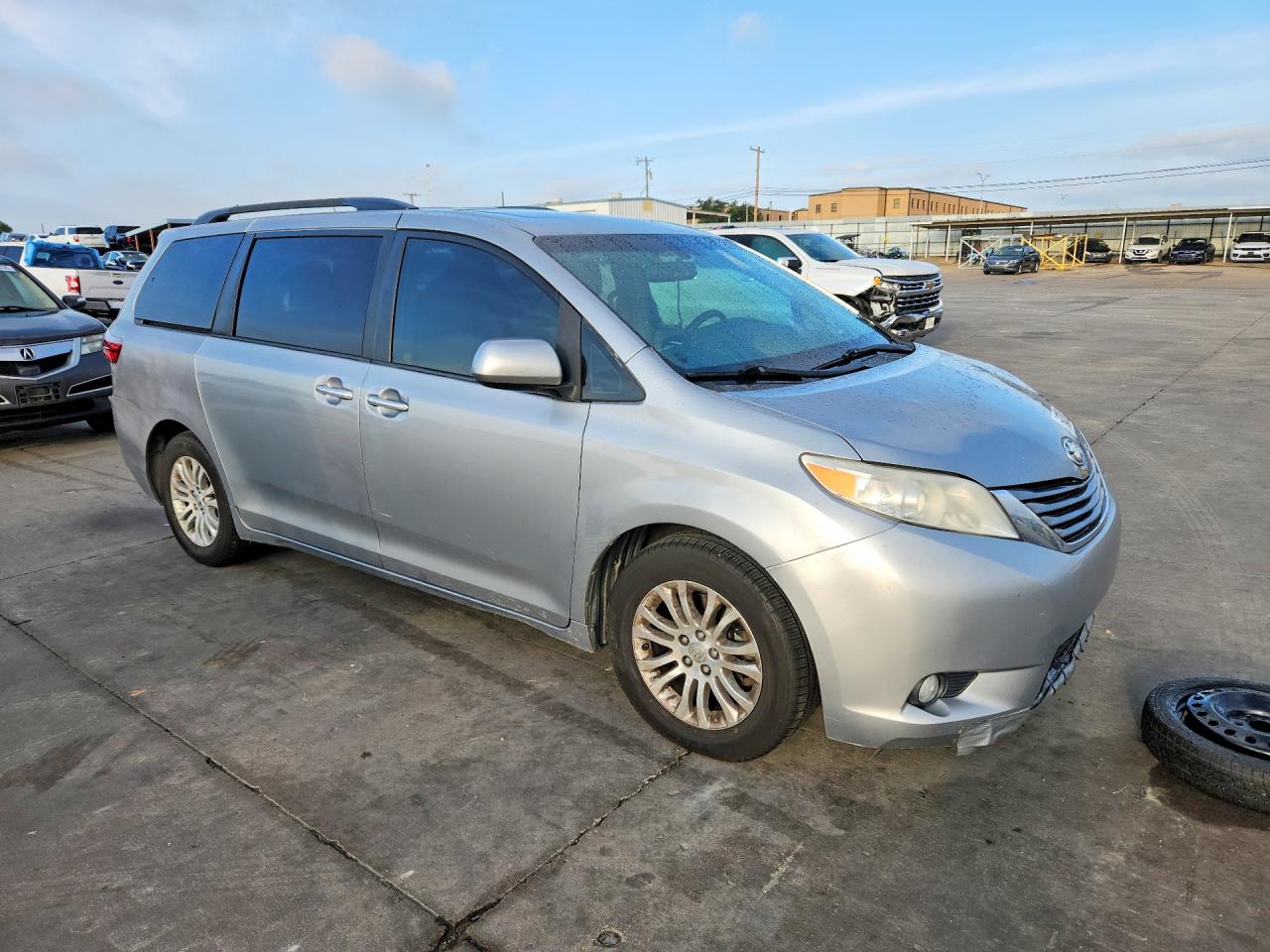 2017 TOYOTA SIENNA