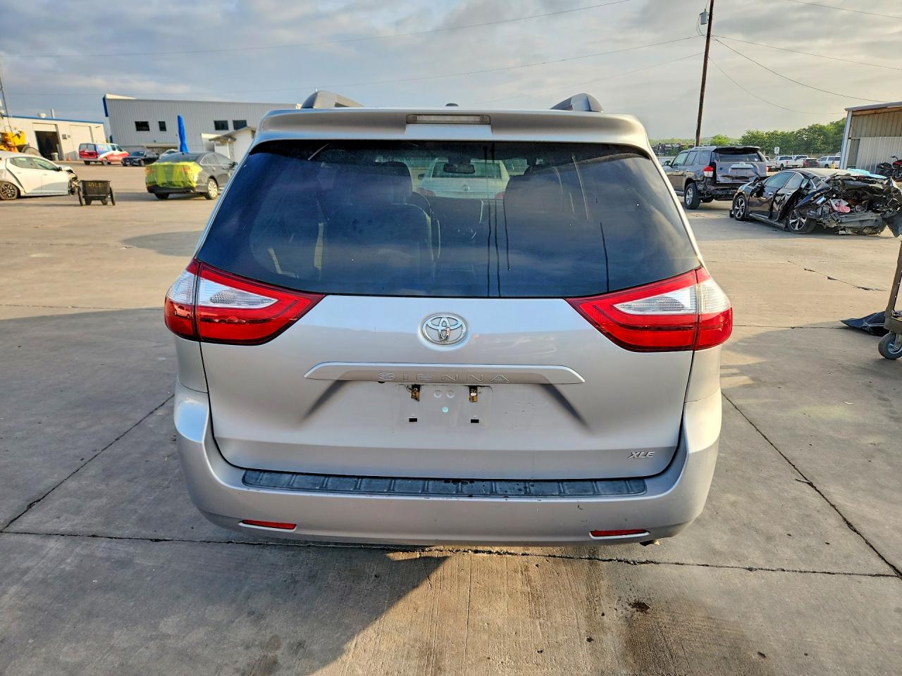 2017 TOYOTA SIENNA