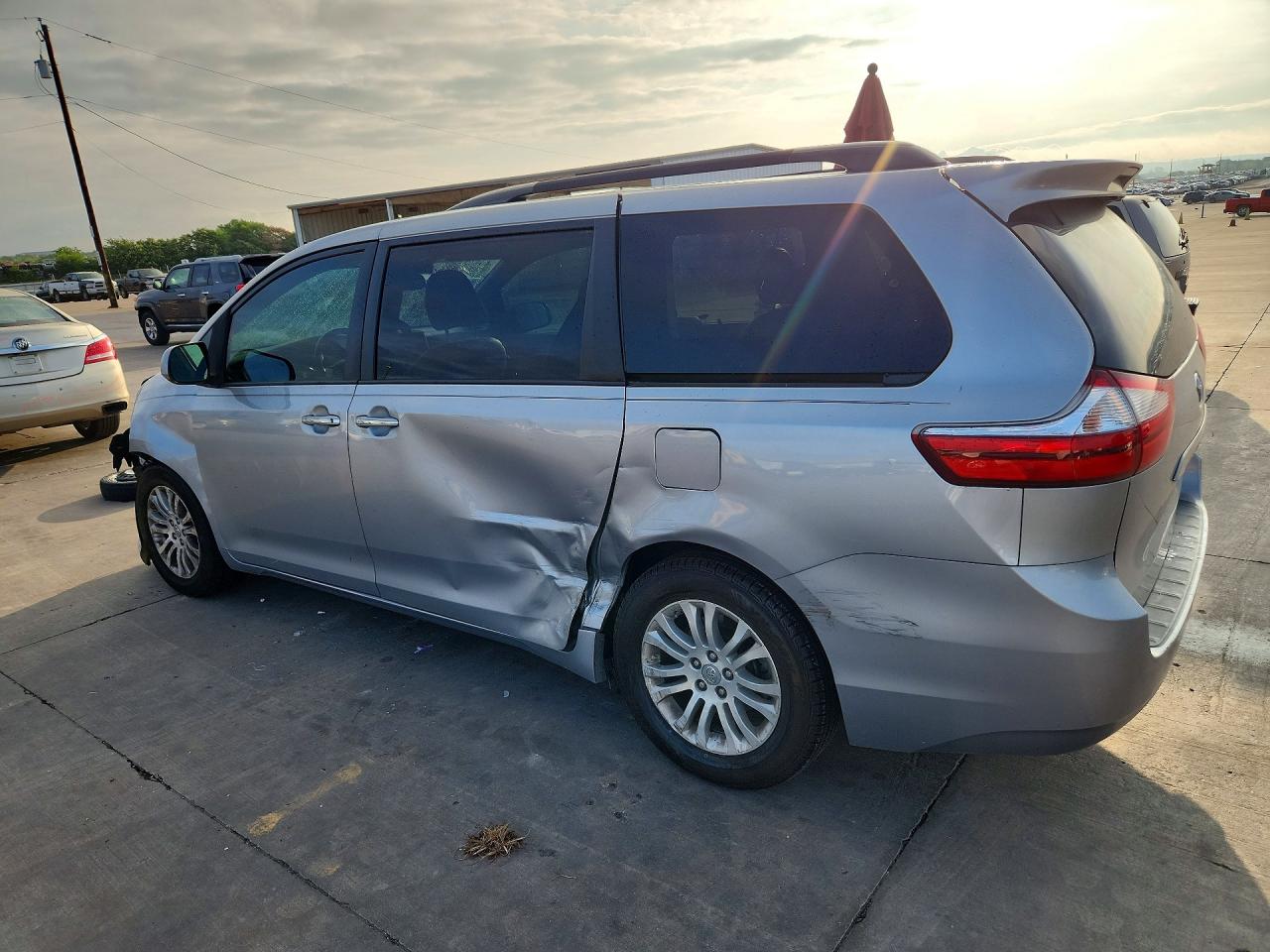 2017 TOYOTA SIENNA