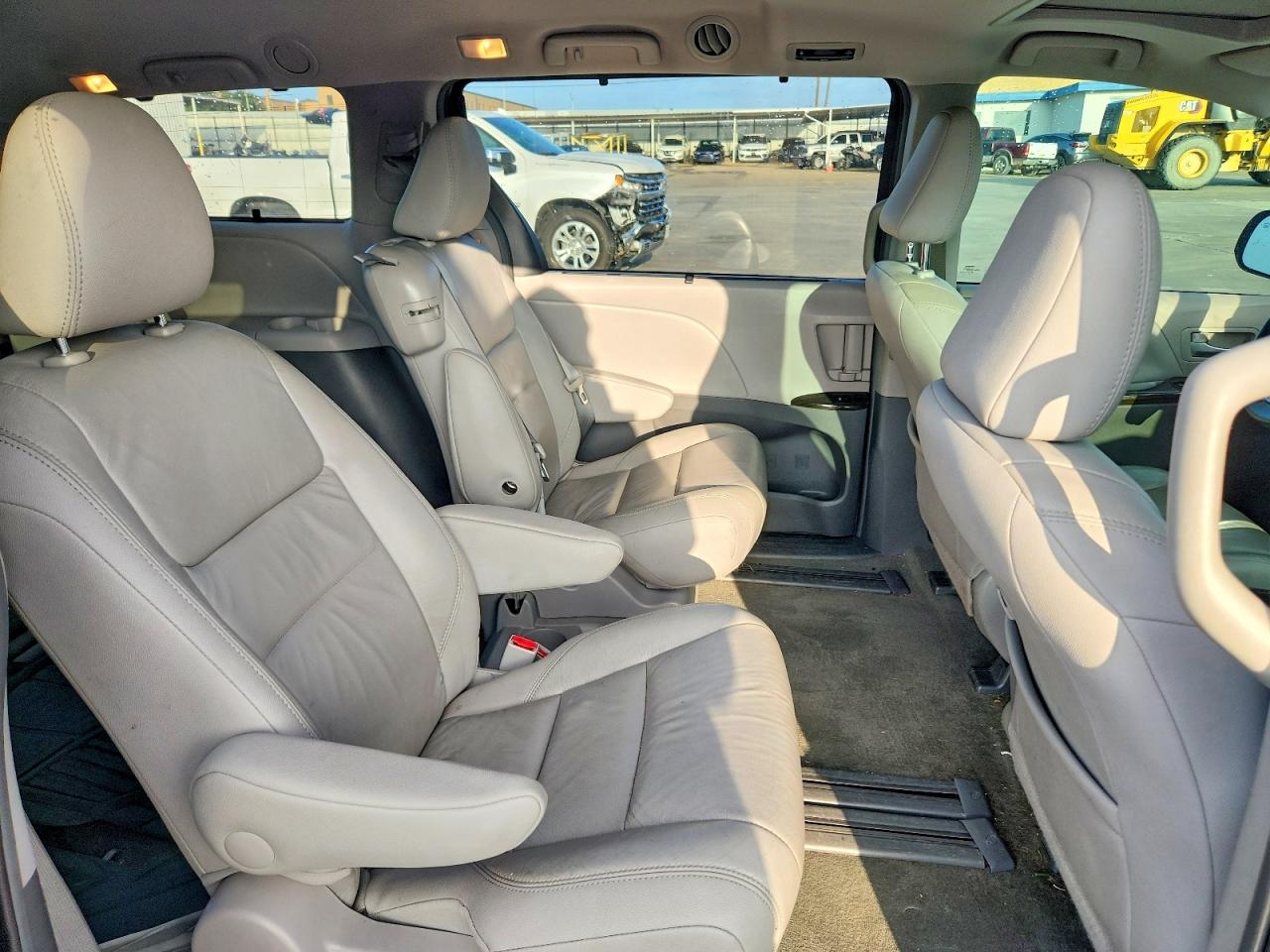 2017 TOYOTA SIENNA
