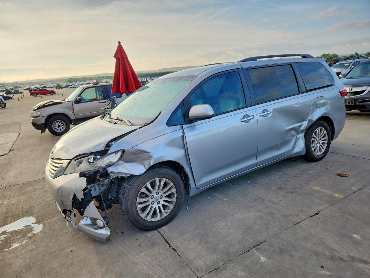 2017 TOYOTA SIENNA