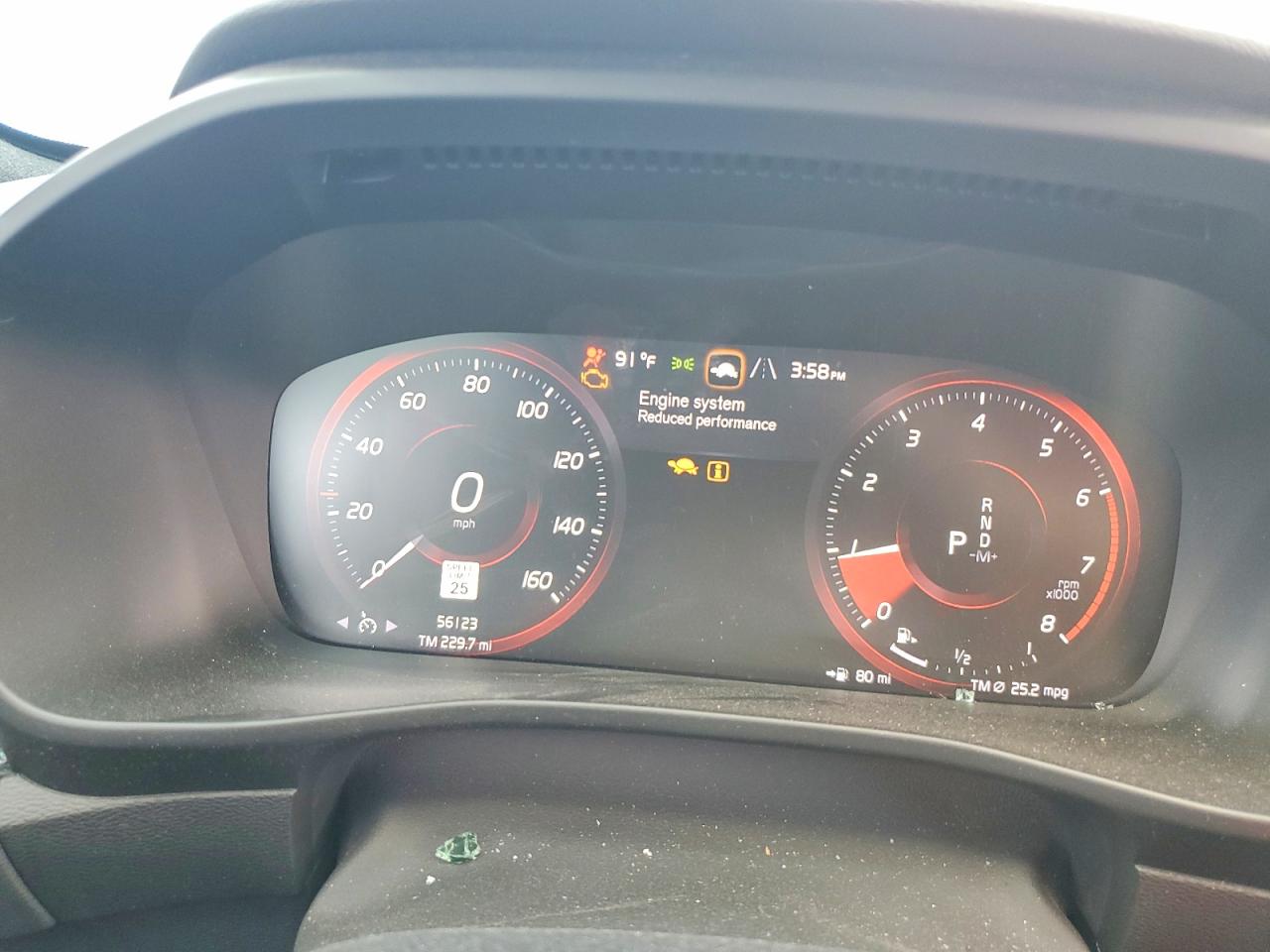 2021 VOLVO XC40