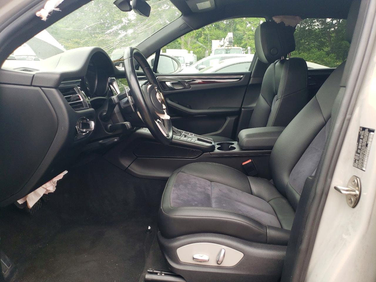 2021 PORSCHE MACAN
