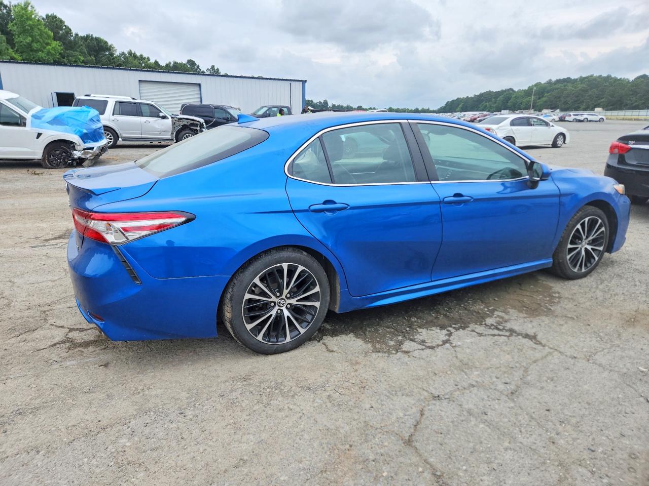 2019 TOYOTA CAMRY