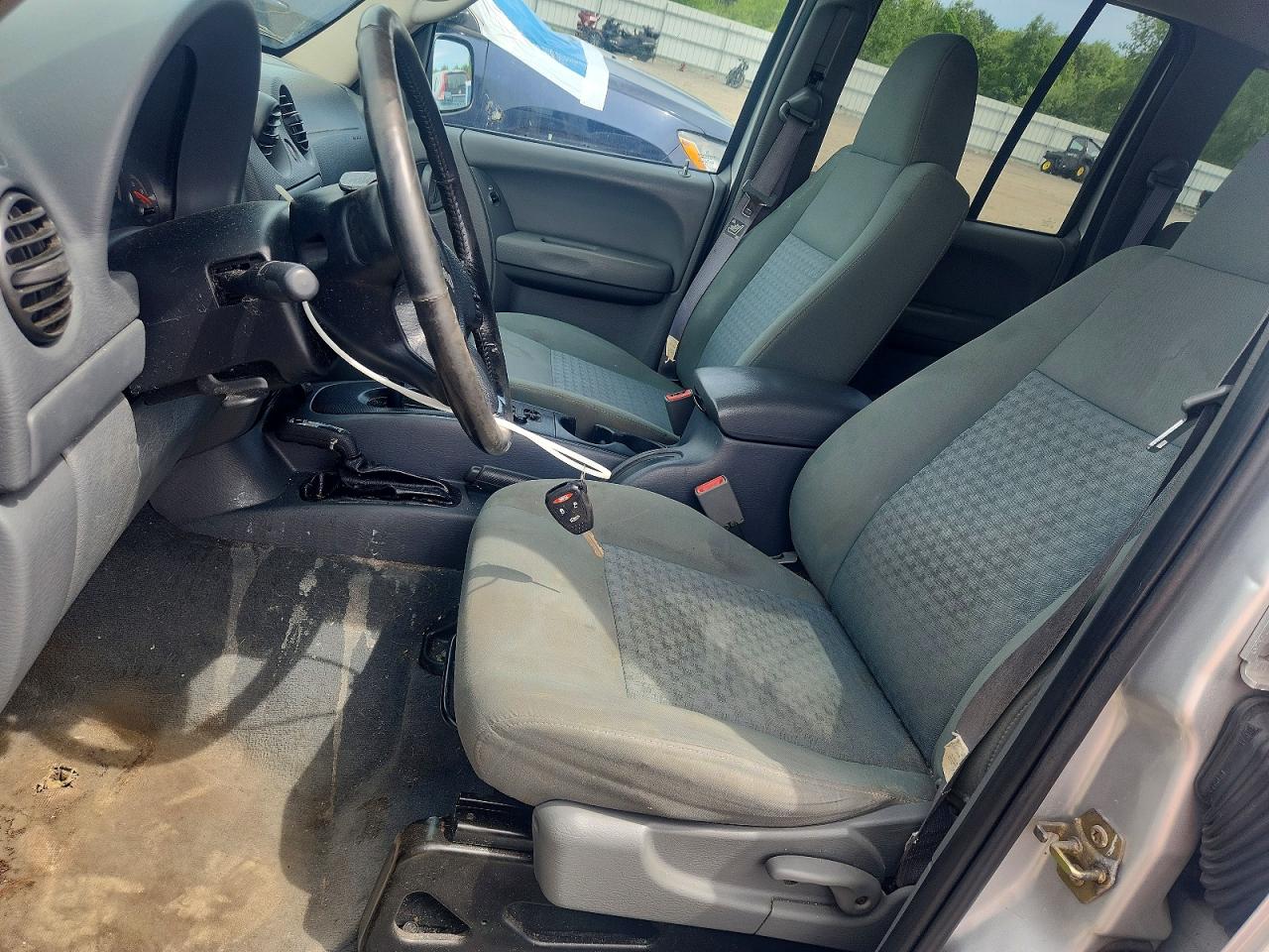 2005 JEEP LIBERTY