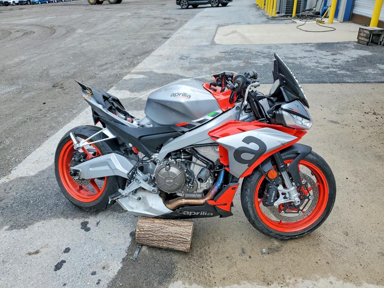 2021 APRILIA TUONO 660