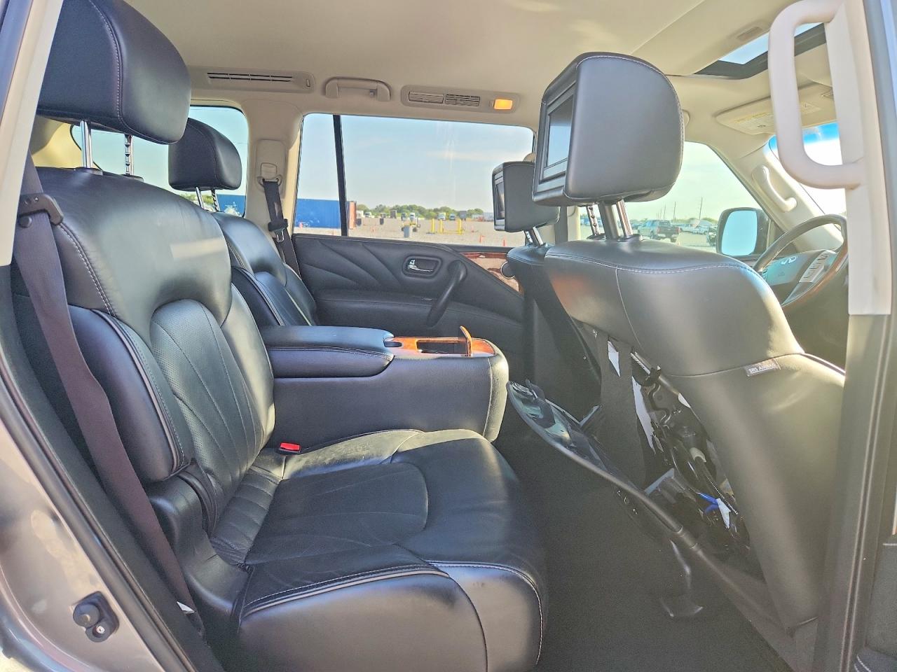 2016 INFINITI QX80