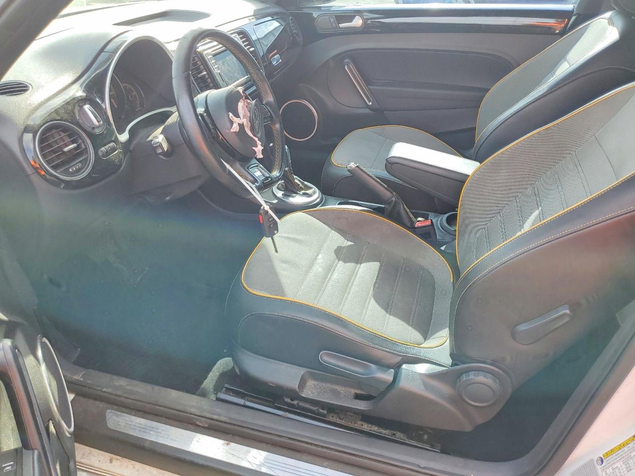 2016 VOLKSWAGEN BEETLE