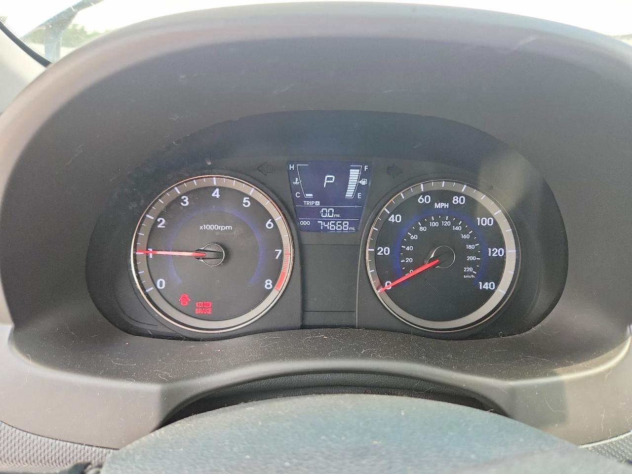 2012 HYUNDAI ACCENT